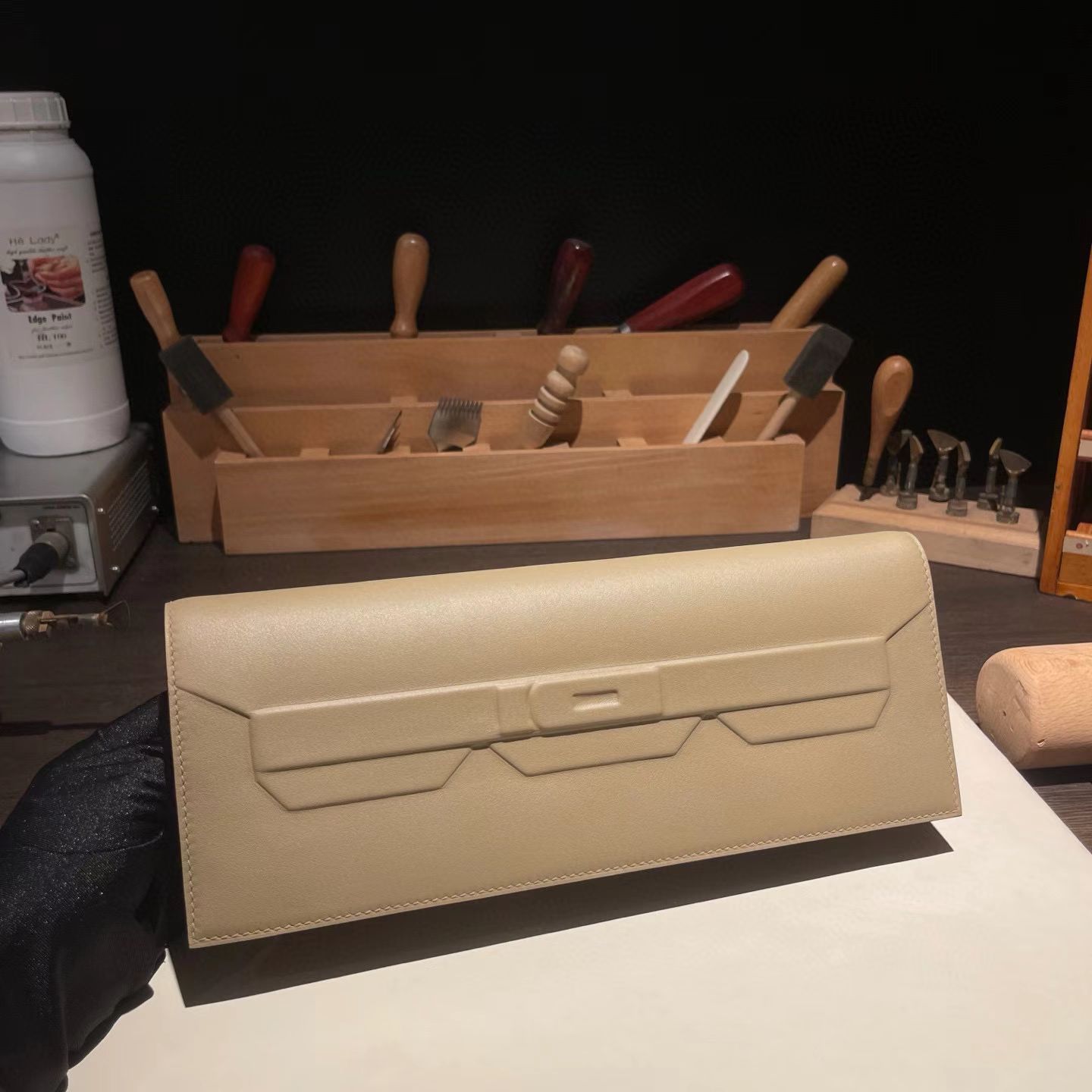 NO:700114,New in stock, shadow clouth swife Malfami Phantom clutch bag is very cool, three-dimensional embossed design, brings strong visual impact, without any hardware, light and elegant, Hermes, hermes, stuart weitzman, handbag, Hermes,19860909现货上新 shadow clouth swife 马尔法米 幻影手拿包泰酷辣,立体的浮雕设计,带来强烈的视觉冲击,没有任何五金,轻便大气,爱马仕,hermes,stuart weitzman,handbag,Hermes,,Bag