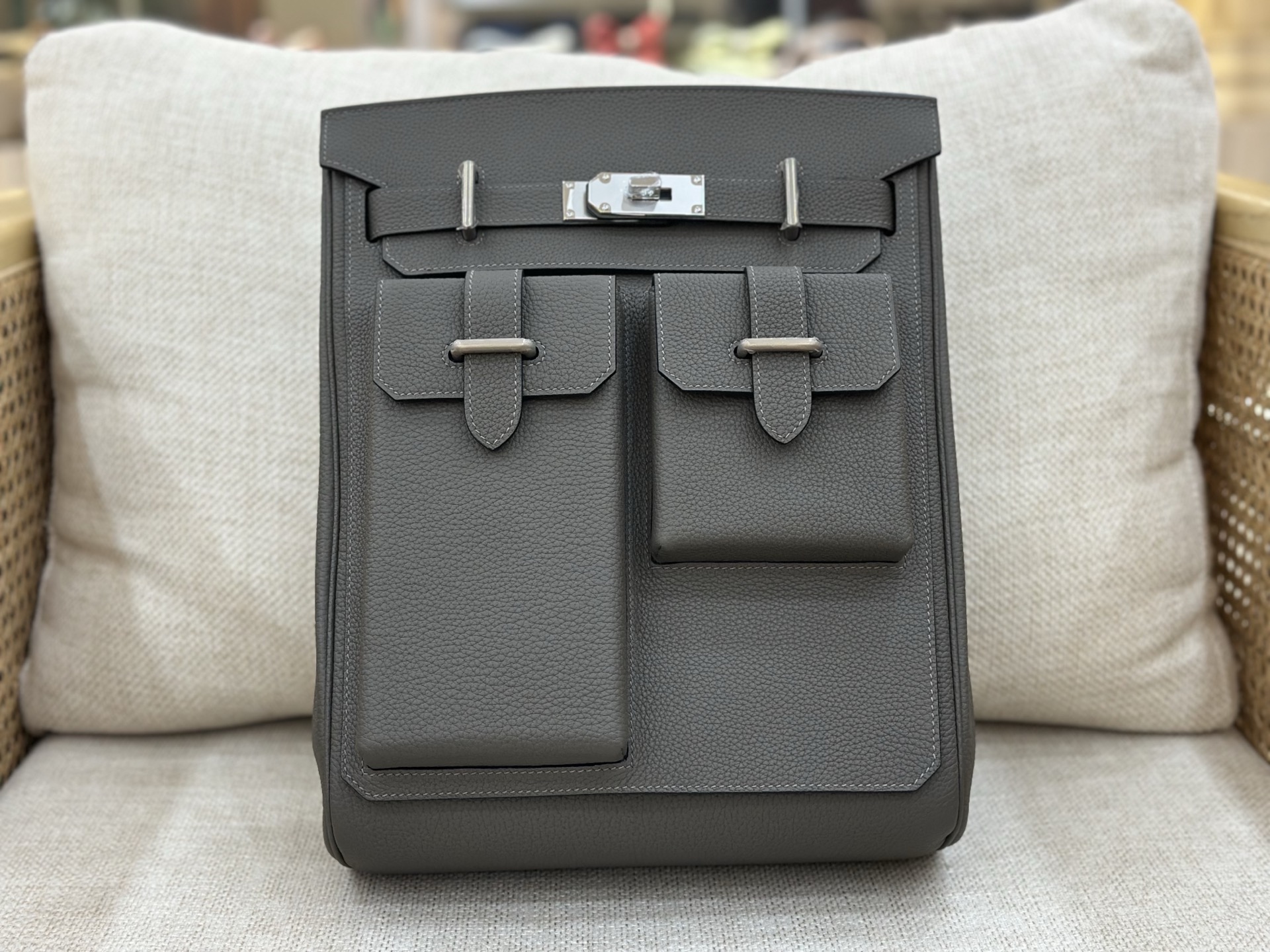 NO:700134,New product The latest chest bag with detachable front pocket, large size 26cm, 26x36x11/shoulder strap length 62-115cm. Togo first-layer cowhide silver buckle, European and American fashion hand-stitched wax thread, all-steel hardware,,cowhide,Hermes,19860909新品 最新款胸包加可拆卸前插袋款大号26cm,26x36x11/肩带长度62–115cm.togo头层牛皮银扣,欧美时尚手缝蜡线,全钢五金,,cowhide,Hermes,,Bag