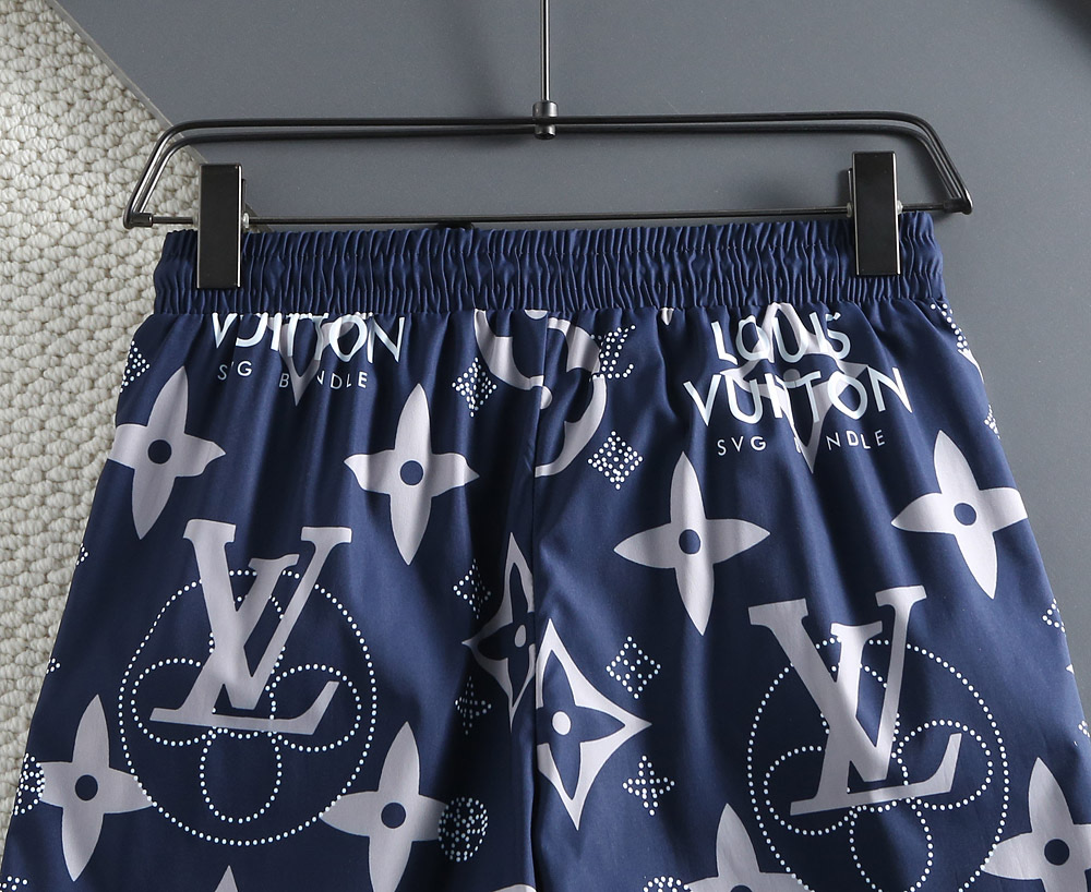 Louis Vuitton 2025 Spring/Summer Quick-Dry Beach Shorts - Stylish and Comfortable 7 i1740289675999 6356 0 6