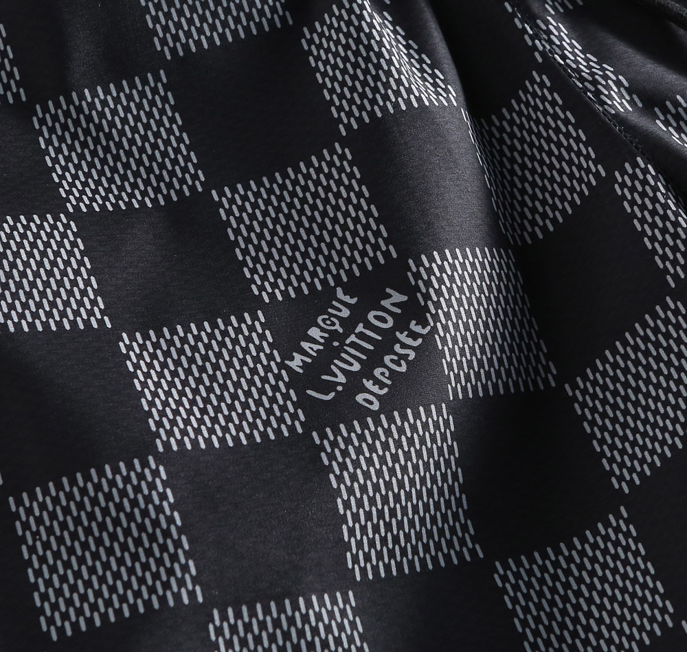 Louis Vuitton 2025 Spring/Summer Men's Checkerboard Beach Shorts 8 i1740289770683 5262 0 7