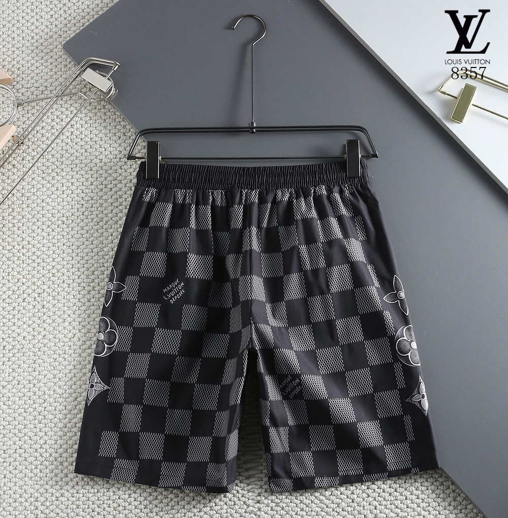 Louis Vuitton 2025 Spring/Summer Men's Checkerboard Beach Shorts 4 i1740289770684 8135 0 3