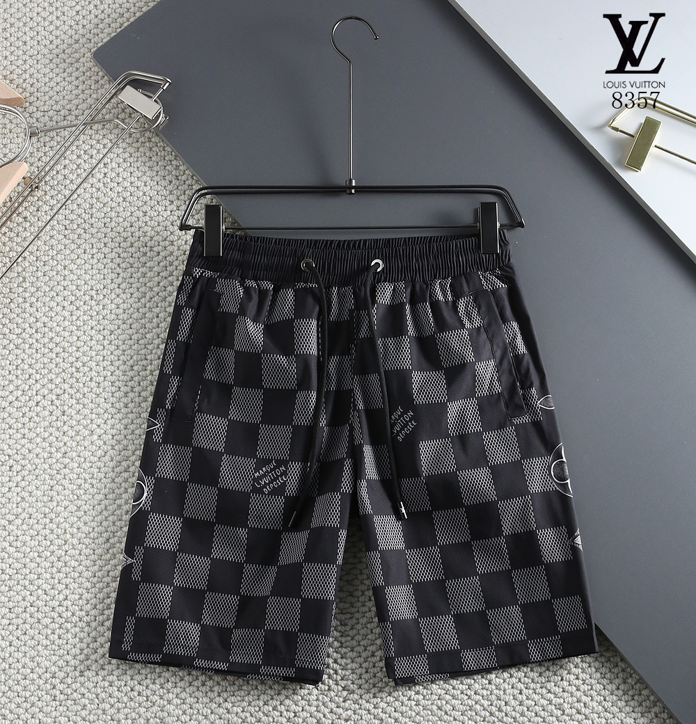 Louis Vuitton 2025 Spring/Summer Men's Checkerboard Beach Shorts 3 i1740289771098 4661 0 2