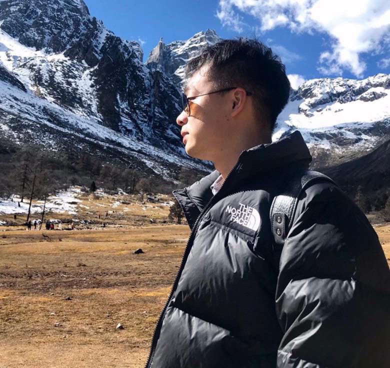 经典黑色模特上身图