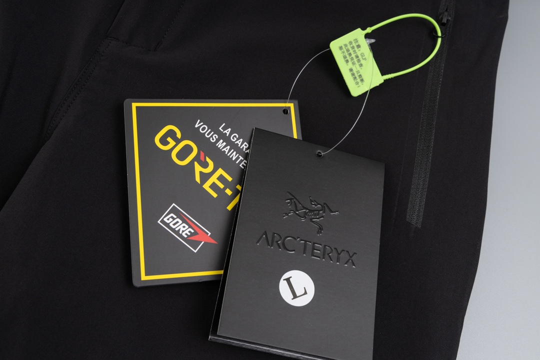 High-End Arteryx Gamma Quick Dry Shorts for Outdoor Activities - 图片 4