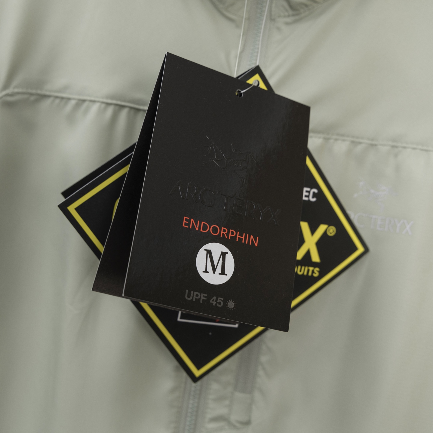 P230
夏季爆款皮肤衣防晒服
Arc‘teryx始祖鸟拼色百搭防晒服皮肤衣男女同款
轻薄款,高品质!
拥有国家权威认证,防晒值50+ 纳米速干面料!不闷热,透气性好!
夏季始祖鸟薄款透气高端超薄皮肤衣 防紫外线 UPFV+50材质,夏天有了此款防晒衣亲们就再也不用害怕夏日炎炎的太阳了,
顶级尼龙速干面料 防紫外线指数 国家UPFV50+防紫外线弹力下摆各细节图
处处完美 穿着柔软亲肤弹力舒适 户外运动登山旅行必备良品如既往高端品质
尺码 S~~XXL