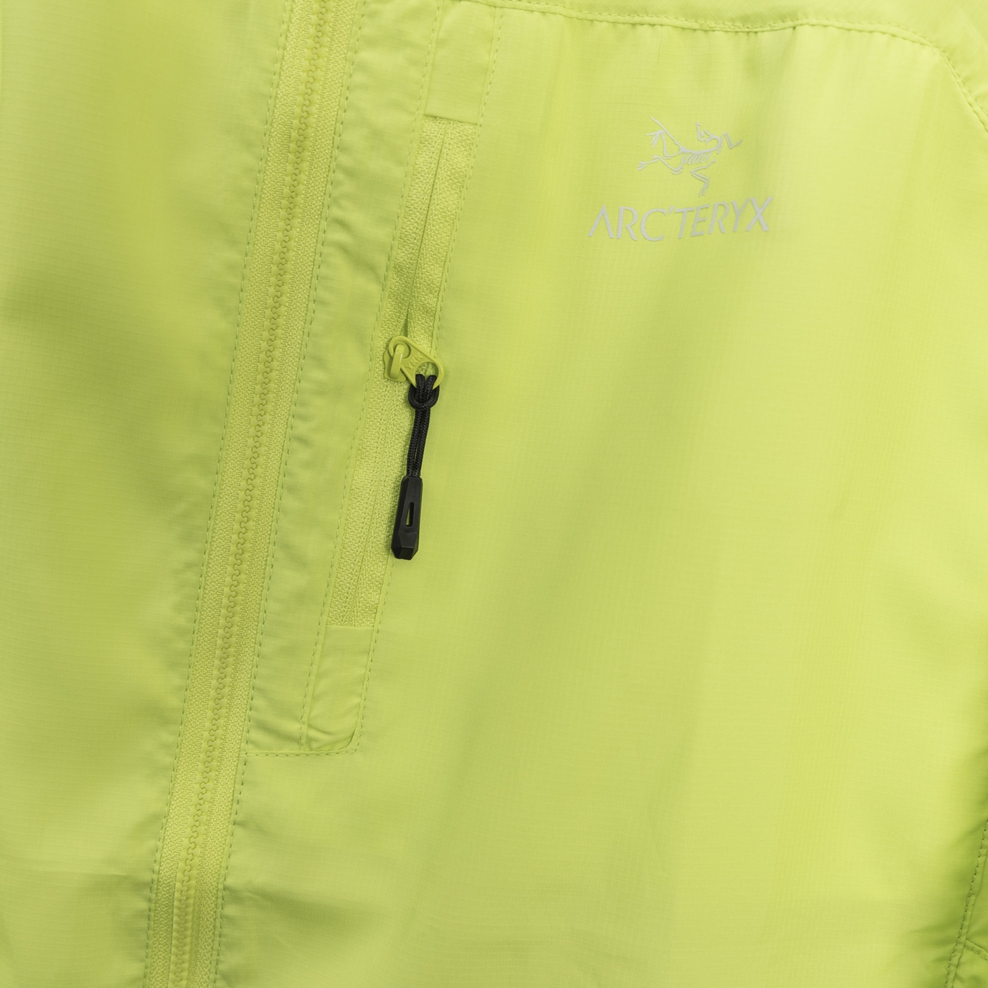 P230
夏季爆款皮肤衣防晒服
Arc‘teryx始祖鸟拼色百搭防晒服皮肤衣男女同款
轻薄款,高品质!
拥有国家权威认证,防晒值50+ 纳米速干面料!不闷热,透气性好!
夏季始祖鸟薄款透气高端超薄皮肤衣 防紫外线 UPFV+50材质,夏天有了此款防晒衣亲们就再也不用害怕夏日炎炎的太阳了,
顶级尼龙速干面料 防紫外线指数 国家UPFV50+防紫外线弹力下摆各细节图
处处完美 穿着柔软亲肤弹力舒适 户外运动登山旅行必备良品如既往高端品质
尺码 S~~XXL