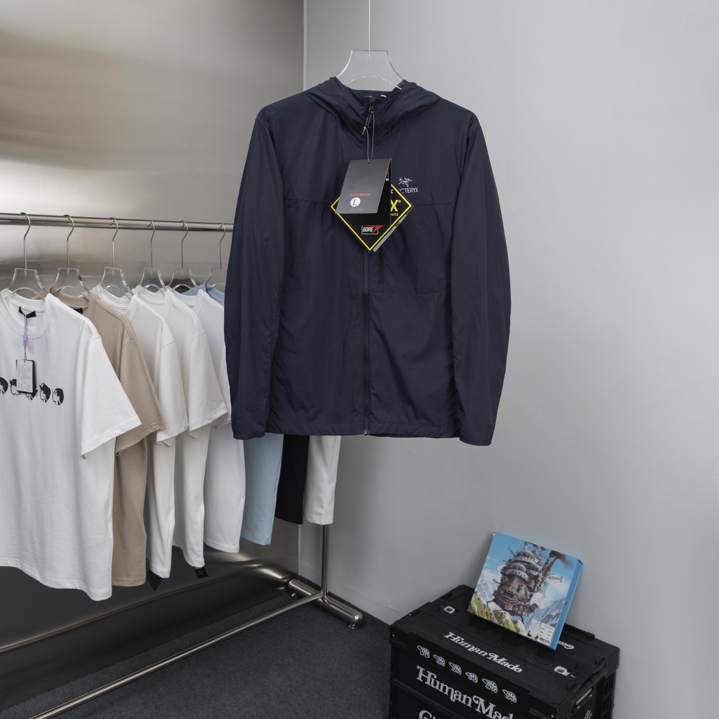 P250
人手必备皮肤衣防晒服50+
ARCTERYX始祖鸟SQUAMISH男女同款HOODY防晒衣皮肤衣风壳透气防风
始祖鸟25年夏季新品情侣款跑步系列运动健身夜跑夏季透气梭织上衣外套
机能薄型夹克小冲锋衣皮肤衣防晒衣!
男女同款可配情侣装!最新款,夏季必备!高端品质无敌!
进口科技防晒面料,具备优异的高弹性原纱防晒,可反复水洗,防晒更持久阻隔紫外线高达99%不闷不热更透气空气、面料与肌肤形成汽热微循环,始终保持凉感!
适用于远足徒步、日常旅行等多种户外运动。采用Windwall防风面料、面料特别密、经过防泼水处理、具有出色的防水防风性能、为户外活动提供舒适的防护…设计简约大气、老少皆宜、亲子穿着、春夏户外活动旅行必不可少…连帽设计、更好的包裹性能更好防护你,拉链安全口袋、放置小物件非常实用最为闪亮拒绝平庸…个性鲜明、时尚运动兼备!立体裁剪 层次分明、立体十足…彰显档次感!
颜色: 黑色 原子灰 云天蓝 幸运蓝 埃及橙