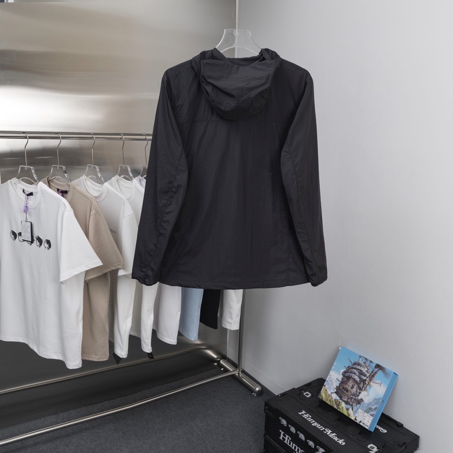 P250
人手必备皮肤衣防晒服50+
ARCTERYX始祖鸟SQUAMISH男女同款HOODY防晒衣皮肤衣风壳透气防风
始祖鸟25年夏季新品情侣款跑步系列运动健身夜跑夏季透气梭织上衣外套
机能薄型夹克小冲锋衣皮肤衣防晒衣!
男女同款可配情侣装!最新款,夏季必备!高端品质无敌!
进口科技防晒面料,具备优异的高弹性原纱防晒,可反复水洗,防晒更持久阻隔紫外线高达99%不闷不热更透气空气、面料与肌肤形成汽热微循环,始终保持凉感!
适用于远足徒步、日常旅行等多种户外运动。采用Windwall防风面料、面料特别密、经过防泼水处理、具有出色的防水防风性能、为户外活动提供舒适的防护…设计简约大气、老少皆宜、亲子穿着、春夏户外活动旅行必不可少…连帽设计、更好的包裹性能更好防护你,拉链安全口袋、放置小物件非常实用最为闪亮拒绝平庸…个性鲜明、时尚运动兼备!立体裁剪 层次分明、立体十足…彰显档次感!
颜色: 黑色 原子灰 云天蓝 幸运蓝 埃及橙