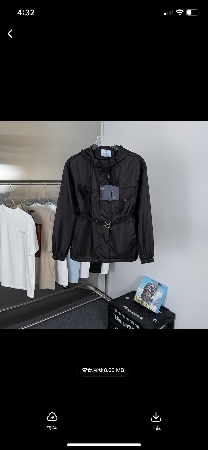 P320
顶级版本Pra*新品上架 腰带连帽夹克外套 定制YB进口冲锋尼龙材质 挺括有型 隐藏式拉链按扣调节设计 方便穿脱 胸前对称翻盖口袋搭配单侧字母三角标点缀装饰 彰显品牌调性 袖口松紧➕抽绳衣摆处理 增添造型层次感 双扣腰带融入勾勒身形 上身更为显瘦时髦 面辅料开发 连帽抽绳冲锋外套剪裁 日常通勤时尚穿搭首选 系列开发 可随意适