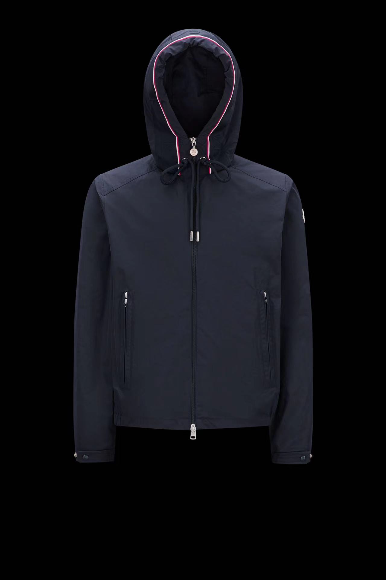 NO:509771,The new model is on the shelves MON*CLER 25 early spring latest model is on the market!  Hooded webbing and stamped jacket, a hot product on the official website, high-end customization, quality can stand any form of test, presenting a new look, giving you a unique upper body experience!  All have undergone strict selection process, and their fluffy and elasticity are excellent. Customized original zippers, unique red, white and blue webbing design on the hat, fashionable and versatile, elegant and handsome on the upper body, perfectly reflected in the details!  Complete three standards and perfect quality!  3 colors available, full of personality, new visual sense, high version, color black, white, royal blue, size 1-2-3-4-5 (M~3xl),, Moncler, jackets & coats, jackets & coats,hats,alexander wang19860909新款上架 MON*CLER 蒙口 25早春最新款上市！连帽织带钢印夹克外套 官网同步爆款 高端定制 品质经得起任何形式检验,呈现一种焕然一新,赋予你与众不同的上身体验！均经过严格的挑选工序,其蓬松感与与回弹性都极为优越,定制原版拉链,帽围独特红白蓝织带设计～时尚百搭潮 上身优雅帅气,细节图完美体现！三标齐全,品相完美！3色可选 个性十足,焕然一新的即视感 高版本 颜色黑色 白色 宝蓝 尺码1-2-3-4-5（M～3xl）,,Moncler,jackets & coats,jackets & coats,hats,alexander wang,Men's clothing