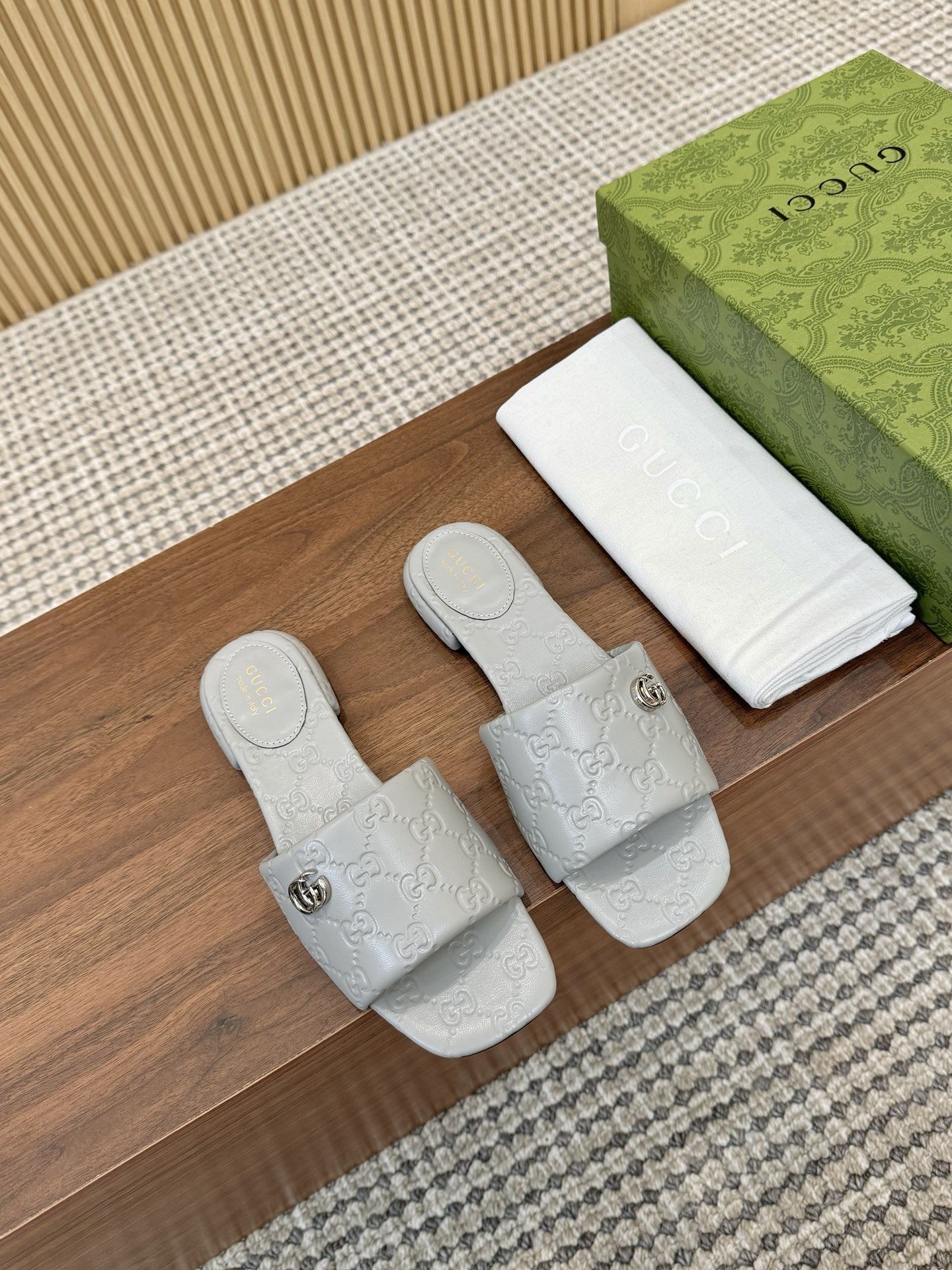 NO:438272,Rubber Sole Leather Sole GUCCI Gucci 25 New Summer Women's Slippers Size 35-42, Slippers, Gucci, Slippers19860909橡胶底 皮底 GUCCI 古奇25 夏季新款女士拖鞋 码数35-42,拖鞋,gucci,slippers,Women's Shoes