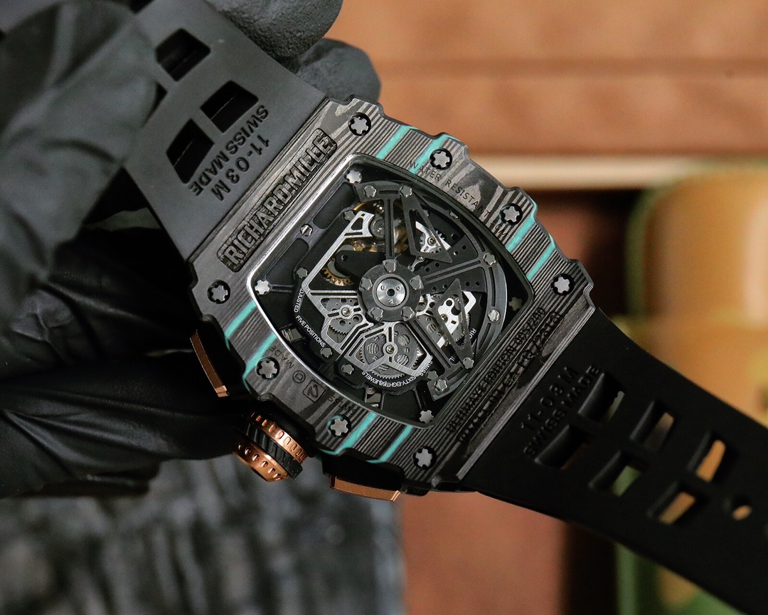 “Richard Mille RM 11-03: Advanced Aesthetic Design with Functionality in High-End Wristwatches” - 图片 8