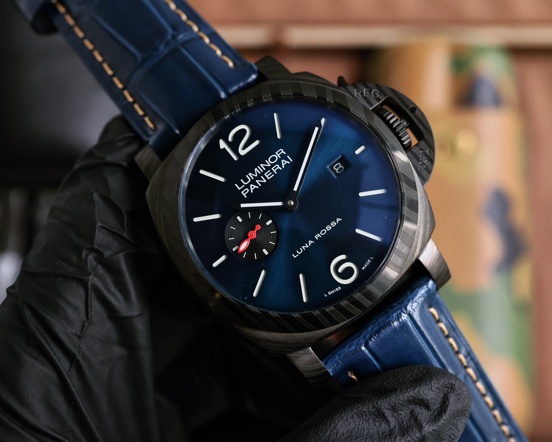 沛纳海PANERAI弧型镀膜玻璃44mm*16mm迷彩胶表带搭配原装针扣全自动机械一款来自硬汉的手表