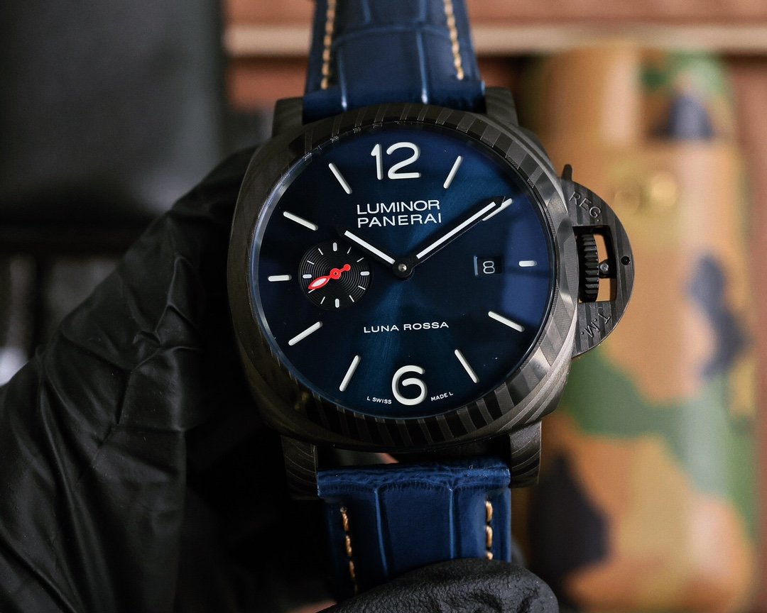 沛纳海PANERAI弧型镀膜玻璃44mm*16mm迷彩胶表带搭配原装针扣全自动机械一款来自硬汉的手表
