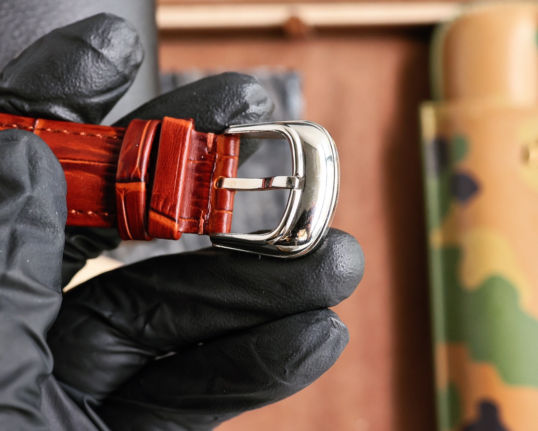 Exclusive Frank Muller Watch: 40*52mm, Japanese Stone Core, Oxen-Covered Button - 图片 7