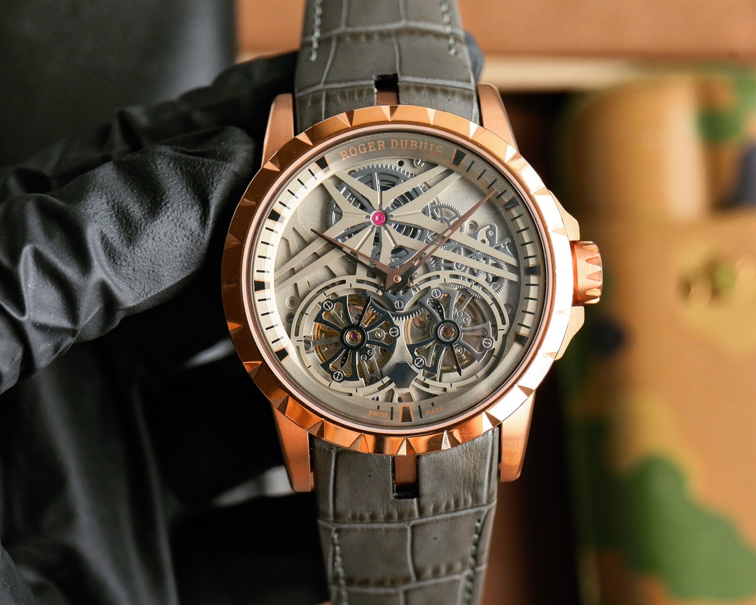 Roger Dubuis Excalibur King Series 1610 White Shell Watch with Unique Design - 图片 9