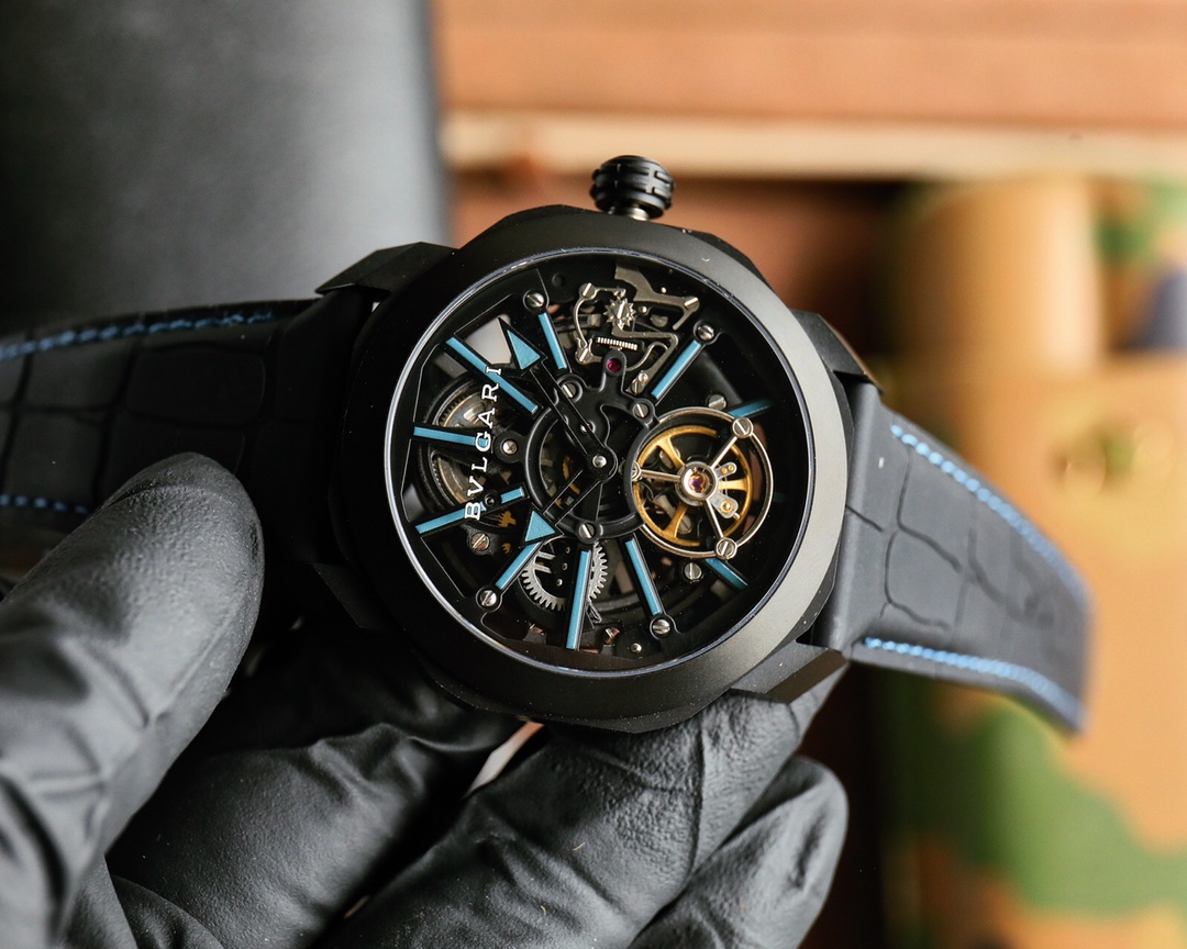 BVLGARI Octo Roma Wristwatch: High-End Design and Functionality in Titanium Shell - 图片 4
