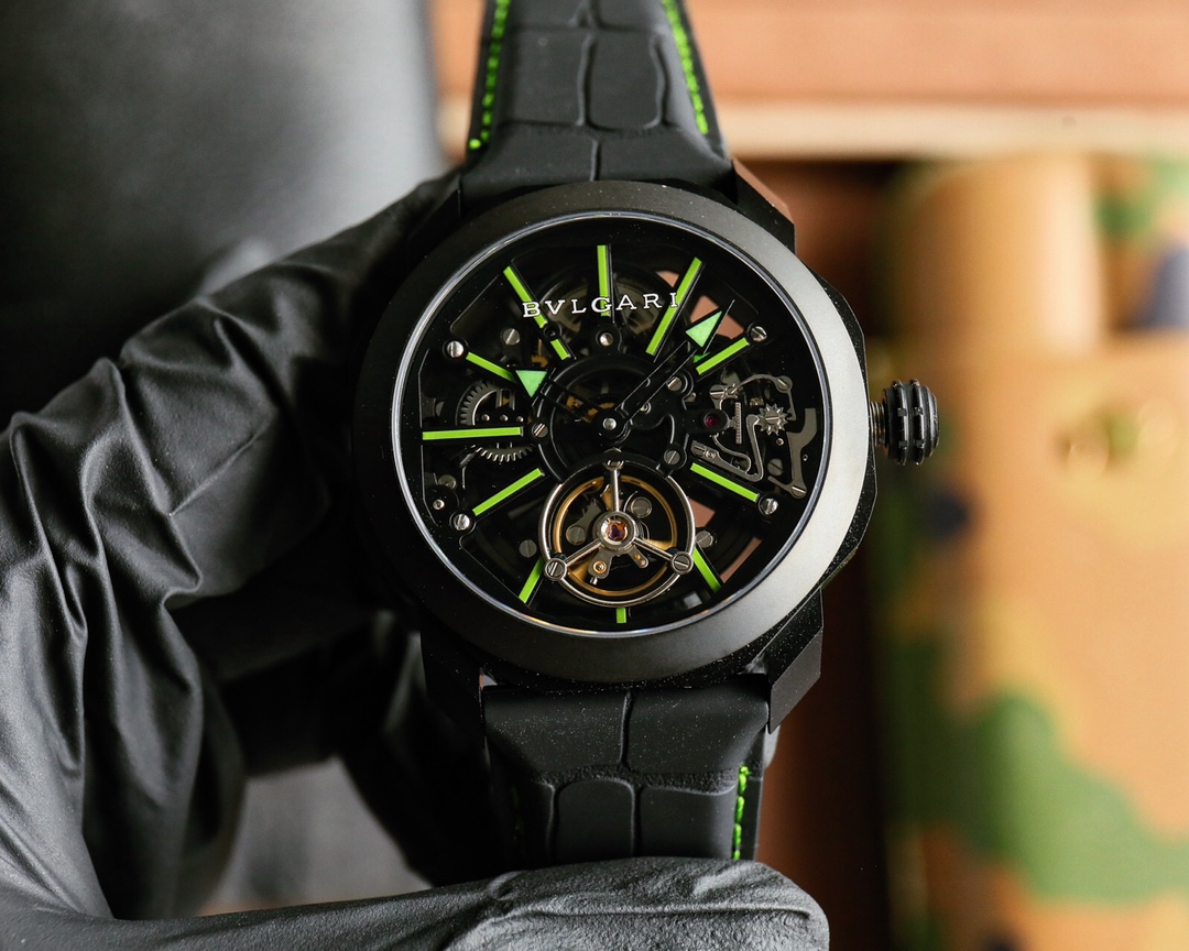 BVLGARI Octo Roma Wristwatch: High-End Design and Functionality in Titanium Shell - 图片 9