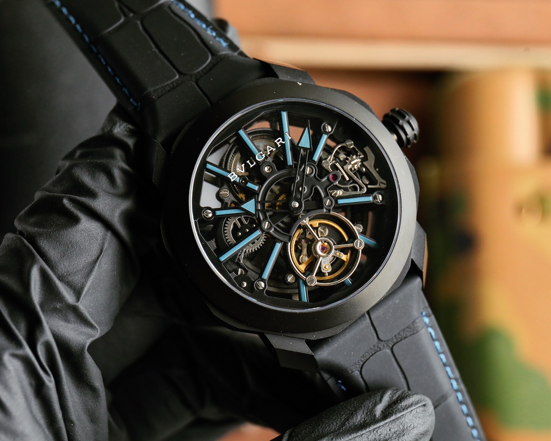 BVLGARI Octo Roma Wristwatch: High-End Design and Functionality in Titanium Shell - 图片 2