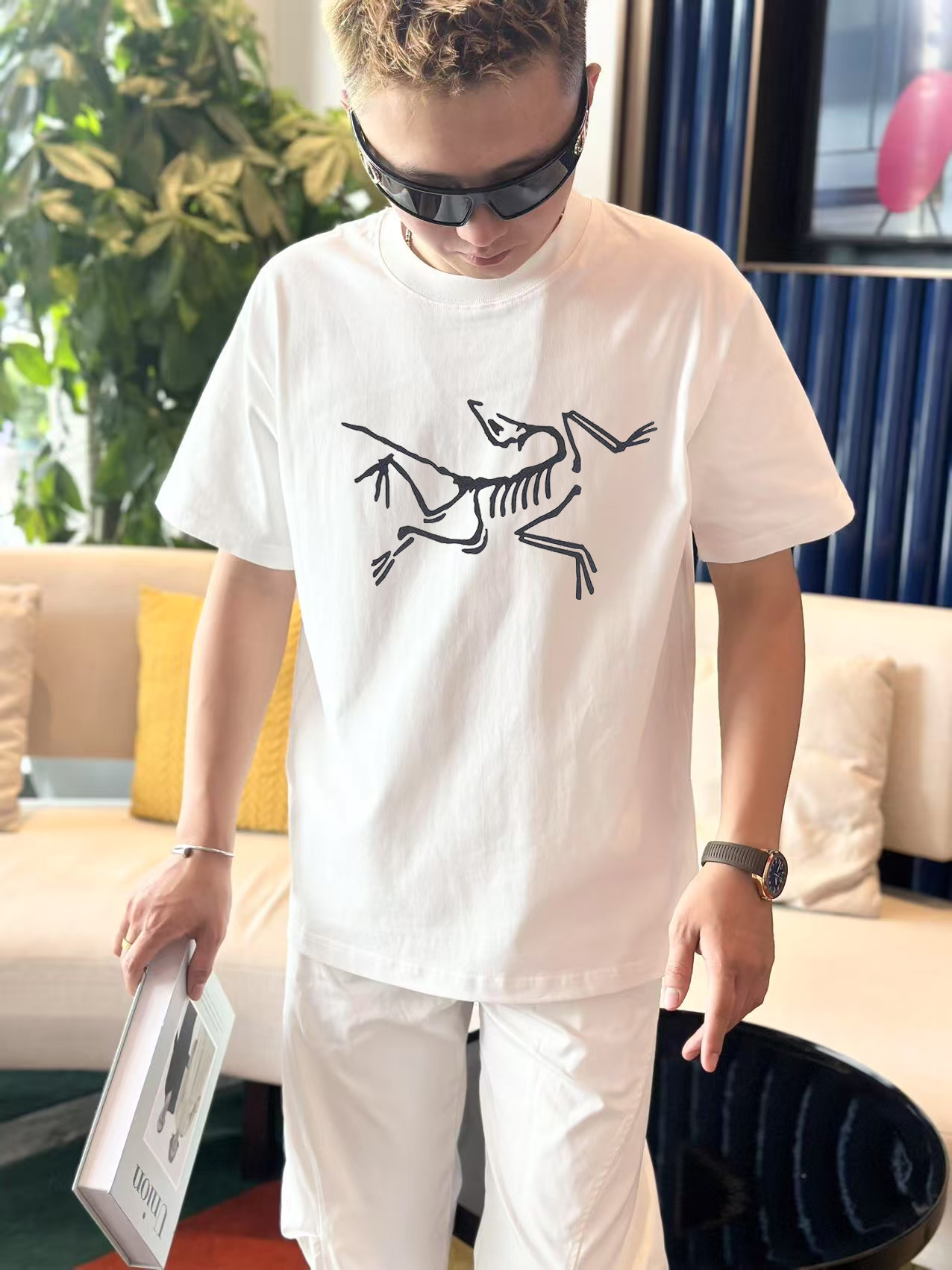 NO:458638,Archaeopteryx 2025 early spring new model first-time counter latest short-sleeved round-neck T-shirt, high-end customization, avant-garde and fashionable design!  High-end customized high-strength cotton fabric. It feels soft and comfortable to wear. The counter-level exquisite car line is fine. The workmanship is exquisite. The upper body effect is invincible and handsome!  A must-have item for handsome men!  S-2XL, arc'teryx, T-shirt,tees, t-shirt,alexander wang19860909始祖鸟 2025早春新款首发专柜最新款短袖圆领T恤 高端订制 设计前卫时尚！高端定制高支棉面料.手感柔软.穿着舒适.专柜级别精致车线.做工精细.上身效果无敌帅气！型男必备单品！码数S-2XL,arc'teryx,T-shirt,tees，t-shirt,alexander wang,Men's clothing