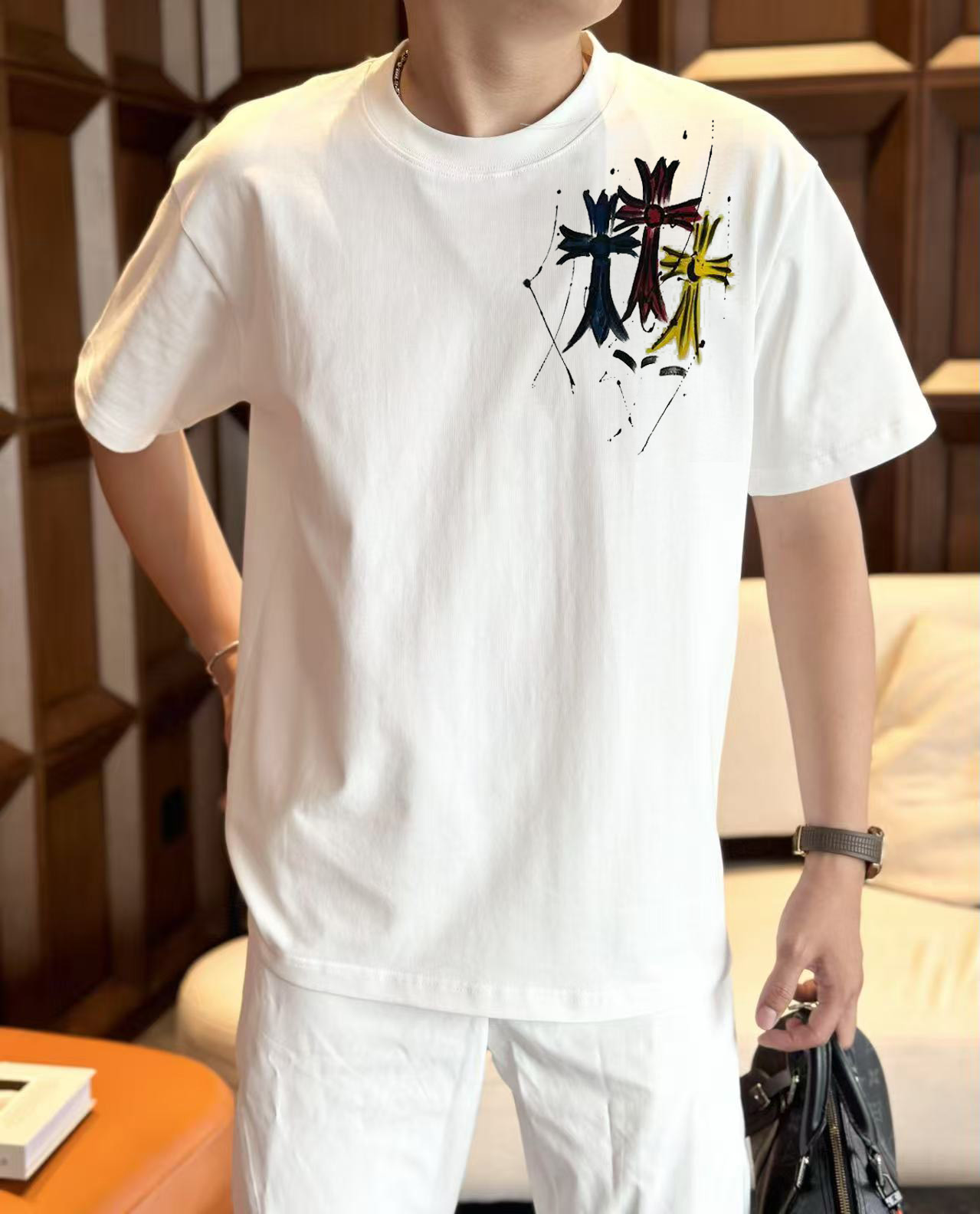 NO:458624,Crowxin 2025 early spring new model first-time counter latest short-sleeved round-neck T-shirt, high-end customization, avant-garde and fashionable design!  High-end customized high-strength cotton fabric. It feels soft and comfortable to wear. The counter-level exquisite car line is fine. The workmanship is exquisite. The upper body effect is invincible and handsome!  A must-have item for handsome men!  S-2XL, chrome hearts, T-shirt,tees, t-shirt,alexander wang19860909克罗心 2025早春新款首发专柜最新款短袖圆领T恤 高端订制 设计前卫时尚！高端定制高支棉面料.手感柔软.穿着舒适.专柜级别精致车线.做工精细.上身效果无敌帅气！型男必备单品！码数S-2XL,,chrome hearts,T-shirt,tees，t-shirt,alexander wang,Men's clothing