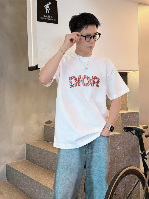 Dior 2025 Early Spring White Cotton T-Shirt with Graphic Logo Print 1 Dior 2025 Early Spring White Cotton T-Shirt with Graphic Logo Print