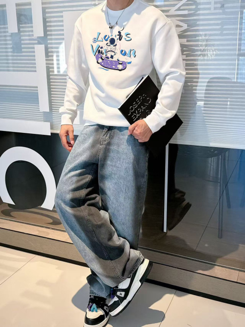 Louis Vuitton 2025 Crewneck Sweatshirt - Comfortable & Stylish, Cotton Fabric 1 Louis Vuitton 2025 Crewneck Sweatshirt - Comfortable & Stylish, Cotton Fabric