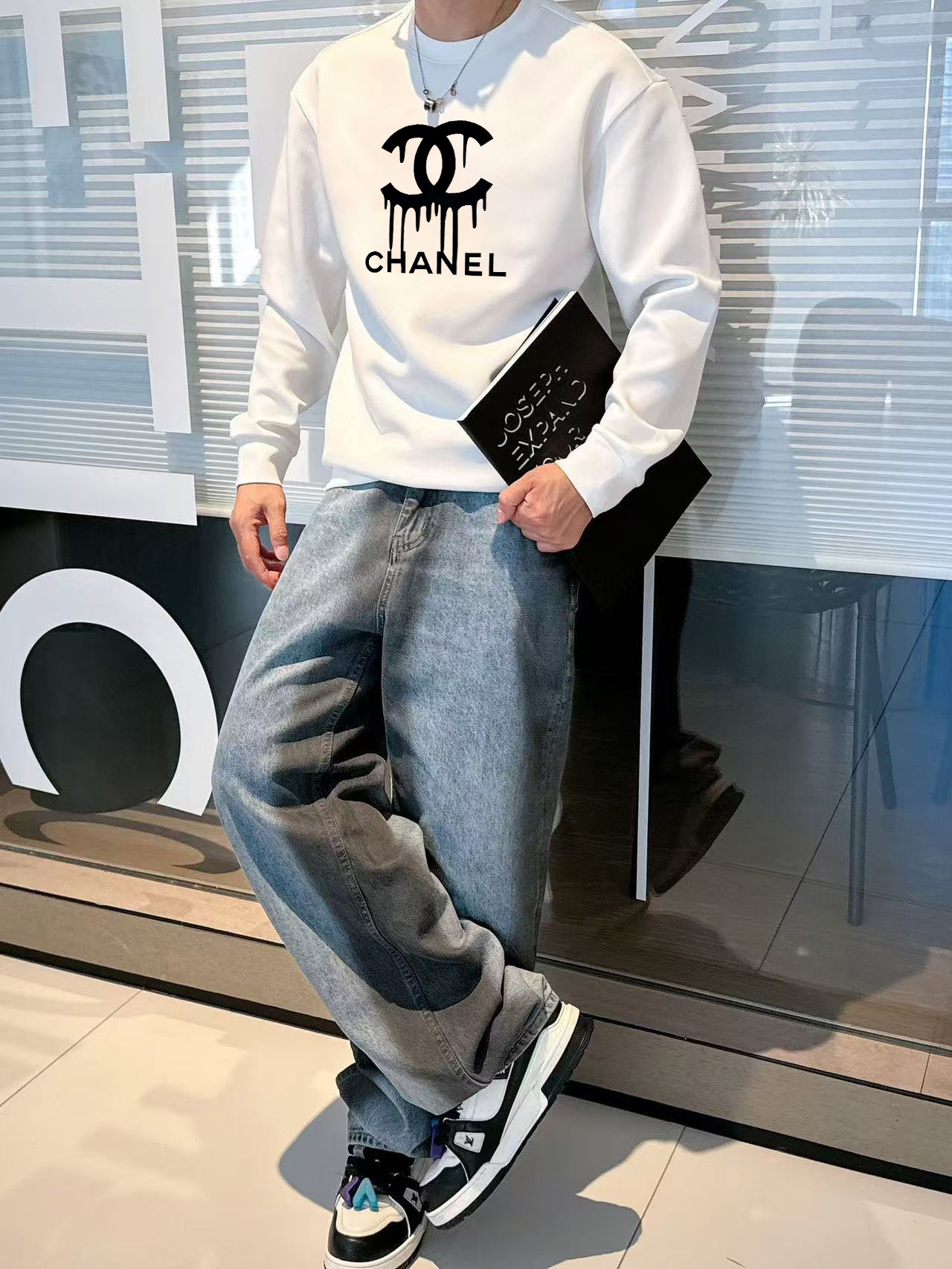 Chanel 2025 New Round Neck Sweatshirt, High-End Custom 400g Cotton Fabric