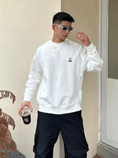 Gucci 2025 New Round Neck Sweatshirt - Comfort and Style for Autumn 1 Gucci 2025 New Round Neck Sweatshirt - Comfort and Style for Autumn