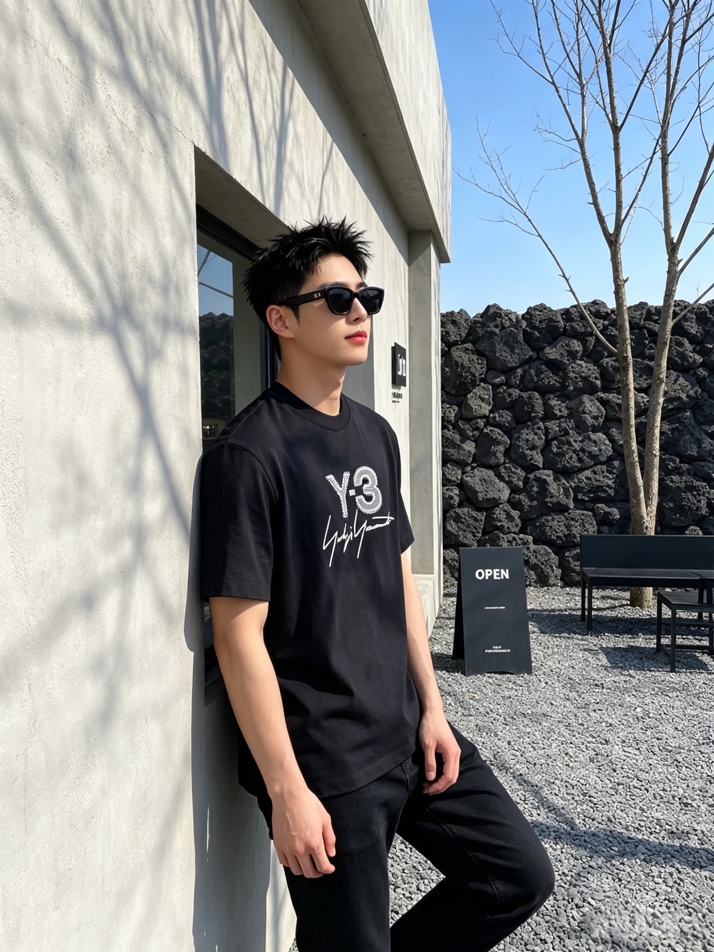 NO:834336,Y3 2026 spring and summer new style debut counter, the latest short-sleeved round neck T-shirt, high-end custom design, avant-garde and fashionable!  The brand logo is designed with heavy craftsmanship. High-end customized cotton fabric. Soft to the touch. Comfortable to wear. Exquisite stitching at the counter level. Fine workmanship. The upper body effect is incomparably handsome!  A must-have for men and women, color black, white, size M to 3XL, T-shirt, tees, t-shirt,19860909Y3 2026春夏新款首发专柜最新款短袖圆领T恤 高端订制 设计前卫时尚！品牌logo重工艺设计 高端定制棉面料.手感柔软.穿着舒适.专柜级别精致车线.做工精细.上身效果无敌帅气！男女必备款 颜色黑色 白色 码数M一3XL,,T-shirt,tees，t-shirt,,Men's clothing