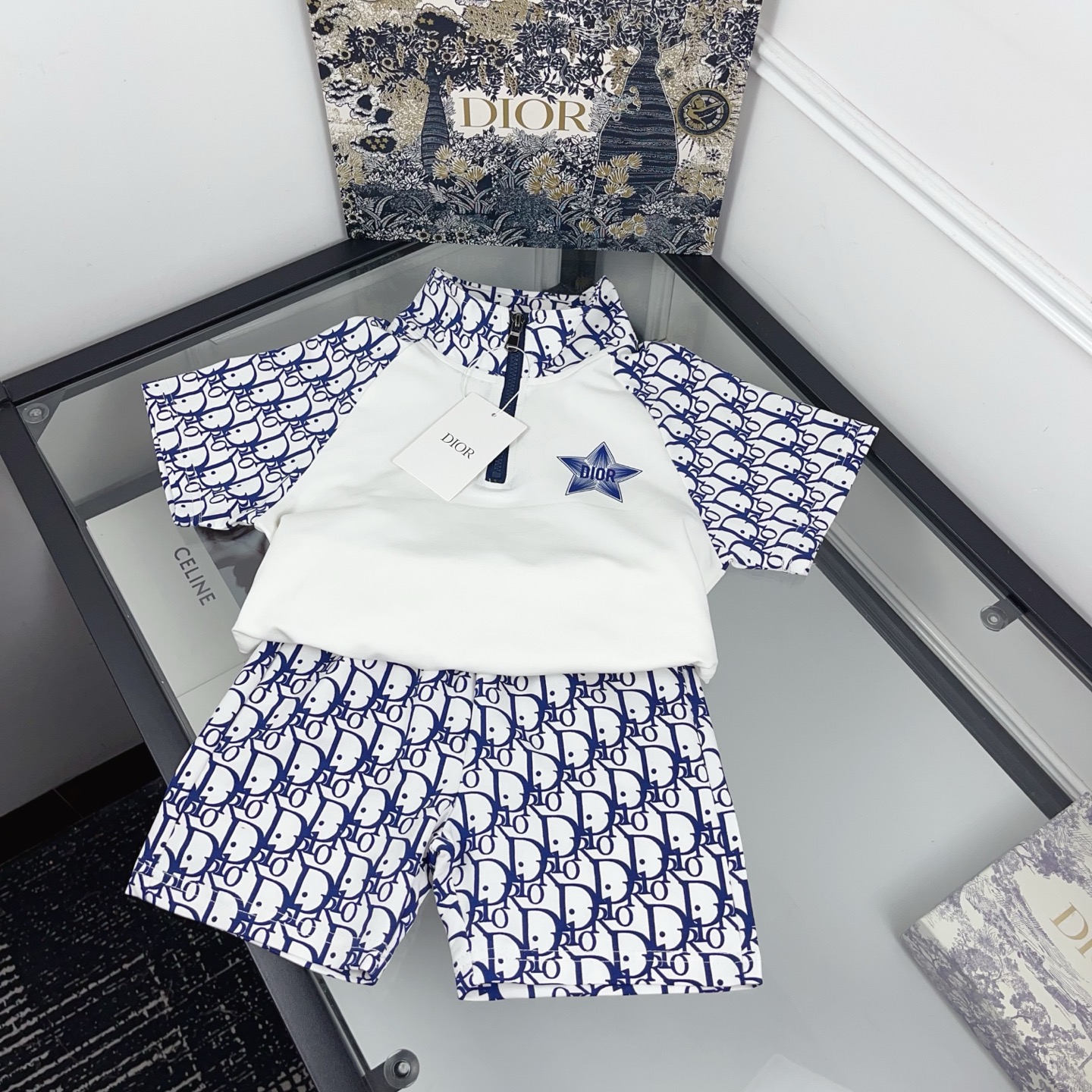 Precio: volumen @118 Tallas: 100-160 Nuevo 🆕 👶 Conjunto de verano de lujo para niño | ¡El estampado DR me encanta! ¿Q…
