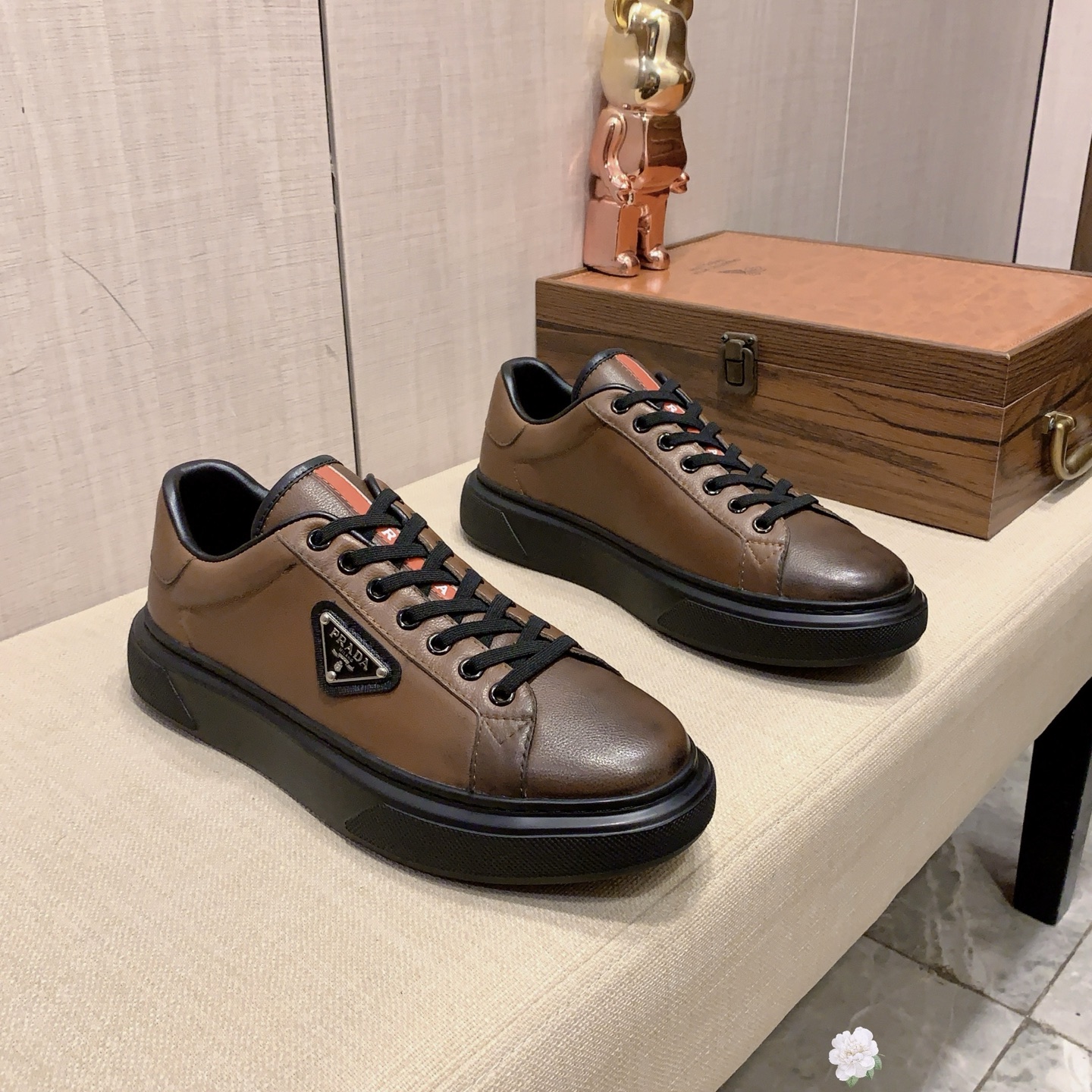 NO:730561,New style: :[Lightning][Lightning] 'Prada PRADA*' The latest popular casual shoes, top brand [Seduce] luxury~purchase, top~quality. [Strong] The upper is made of imported breathable color rubbed cowhide material, breathable sheepskin feet () and fine workmanship. The original stylish and stylish soft rubber wear-resistant and non-slip outsole is light and comfortable on the foot. The real thing looks better when photographed in person, 0186: code: 38-44,2 colors selected,,prada,prada,cowhide,sheepskin19860909新款: :[闪电][闪电] 《 普拉达PRADA* 》 最新爆款休闲鞋,顶端品牌[勾引]奢侈～代购,顶级～质量.[强]鞋面選用进口透气擦色牛皮材质透气羊皮垫脚（）精细做工.原版个性时尚柔软橡膠耐磨防滑大底,上脚轻巧舒适,实物拍摄實物更好看,0186:码: 38-44,2色入选,,prada,prada,cowhide,sheepskin,Men's shoes