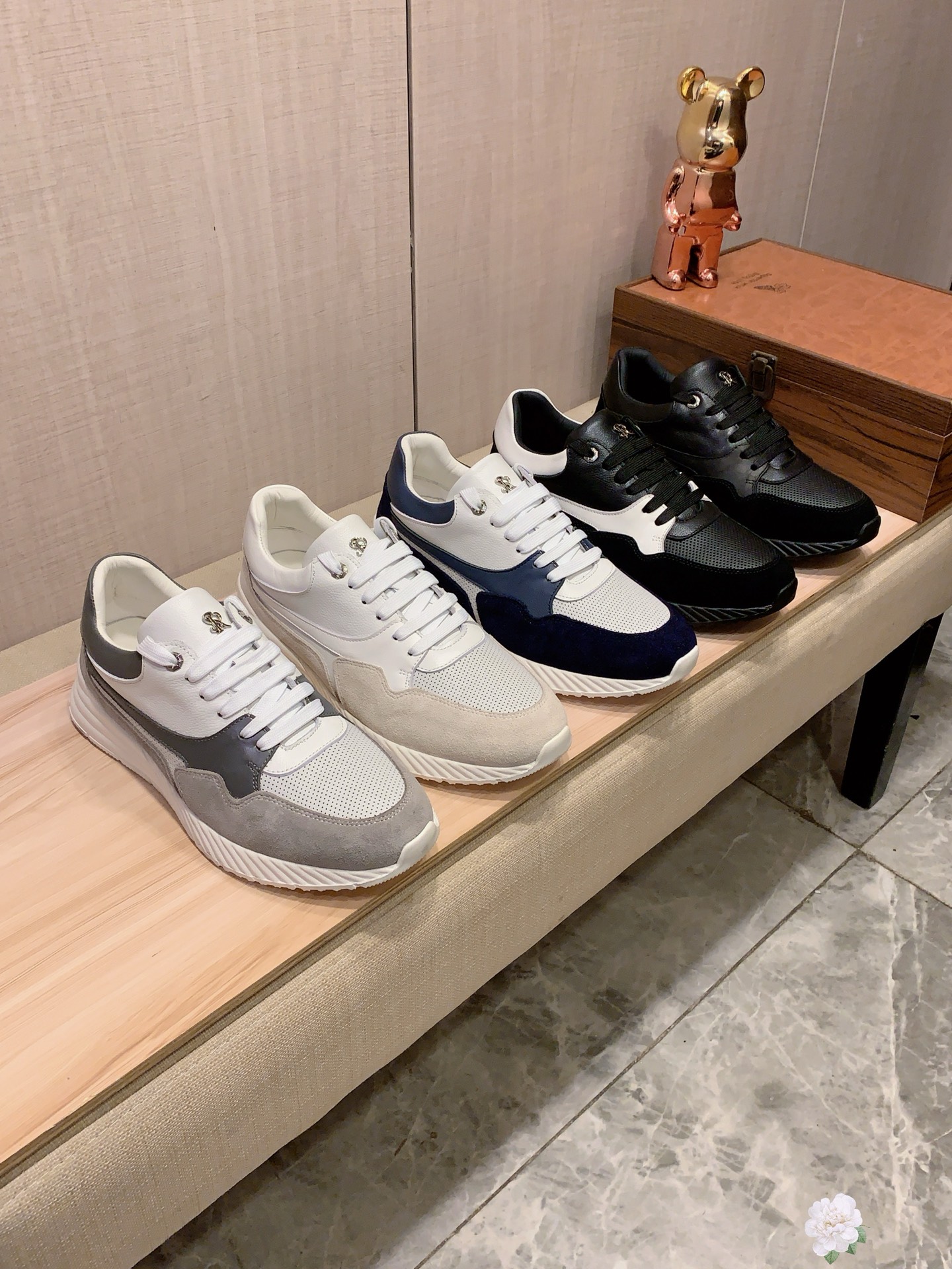 NO:350739,New style: [Lightning] [Lightning] Stefano Rocci/Stephen Law. Nich Men's Shoes The latest popular casual shoes, top brand [seduction] luxury ~ purchasing agent, top ~ quality. [Strong] The upper is made of imported breathable cowhide, breathable sheepskin foot pads () fine workmanship. The original unique and stylish soft rubber wear-resistant and non-slip sole, the foot is light and comfortable, and the real thing is better shot, edit 362: Code: 39-44, 38.45 customized code. 5 colors selected, cowhide, sheepskin19860909新款: :[闪电][闪电] Stefano Rocci/史蒂芬劳.尼治男鞋 最新爆款休闲鞋,顶端品牌[勾引]奢侈～代购,顶级～质量.[强]鞋面選用进口透气牛皮材质透气羊皮垫脚（）精细做工.原版个性时尚柔软橡膠耐磨防滑大底,上脚轻巧舒适,实物拍摄實物更好看,编362:码: 39-44,38.45订制码.5色入选,,cowhide,sheepskin,Men's shoes