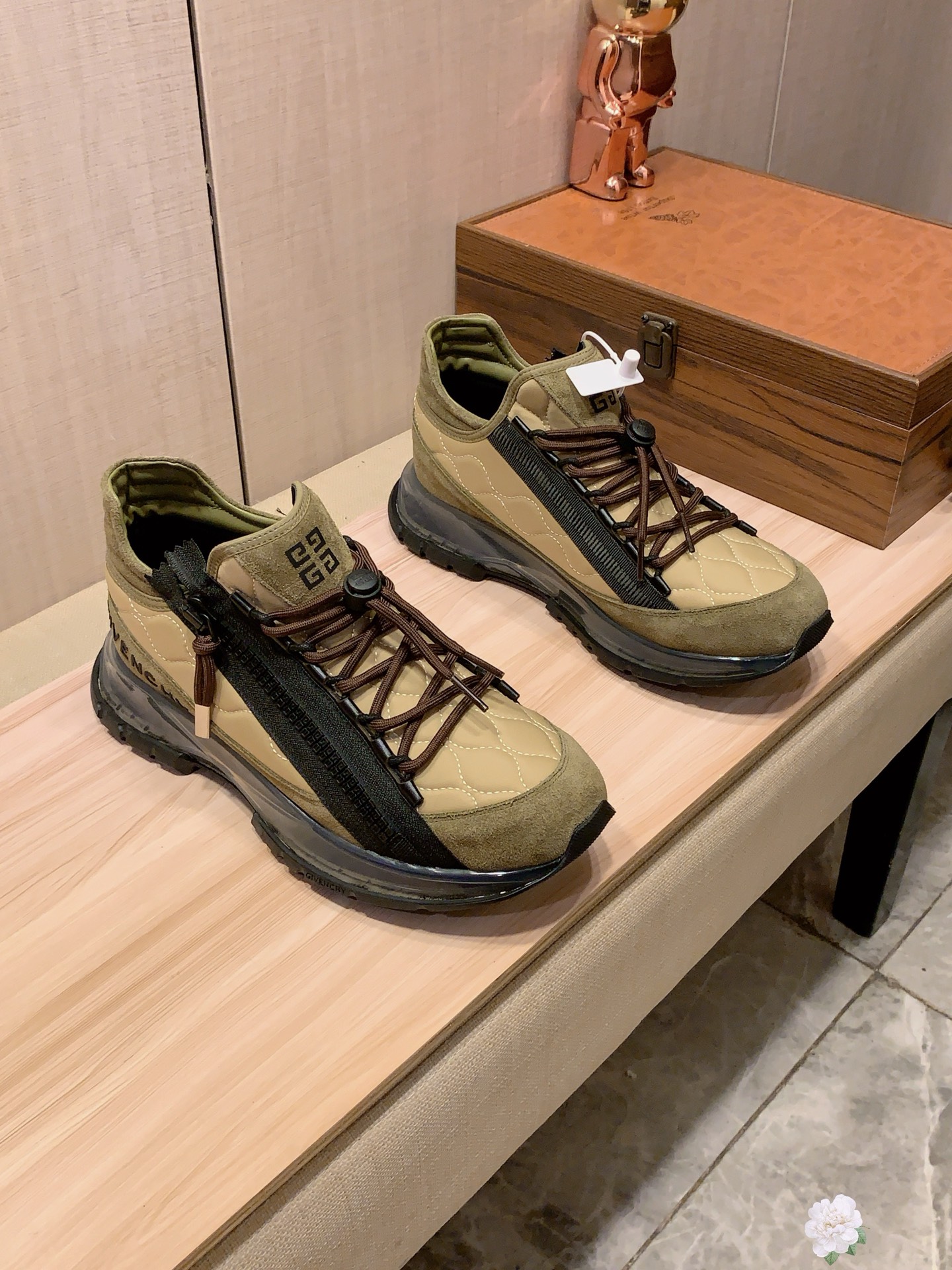 NO:355867,New model: [Lightning][Lightning] 