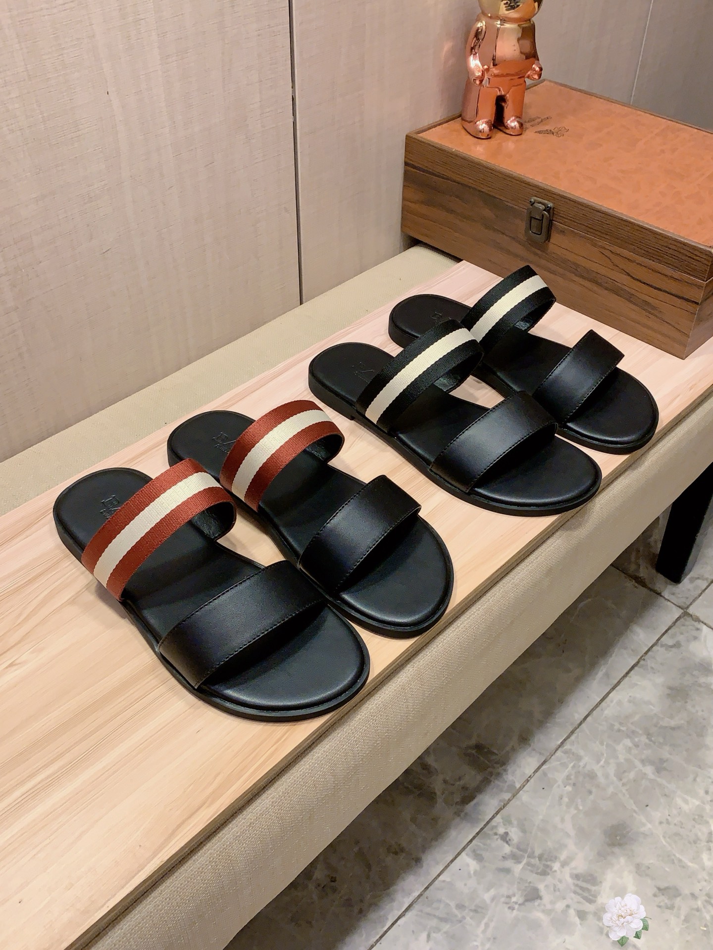 NO:345617,Slippers: New: : Top purchases for men for 