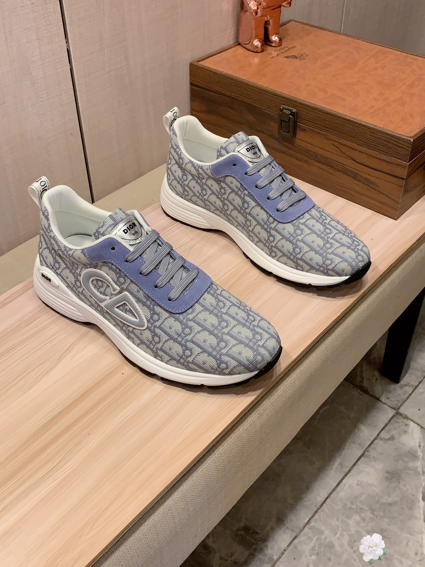 NO:354512,New model: [Lightning][Lightning] 