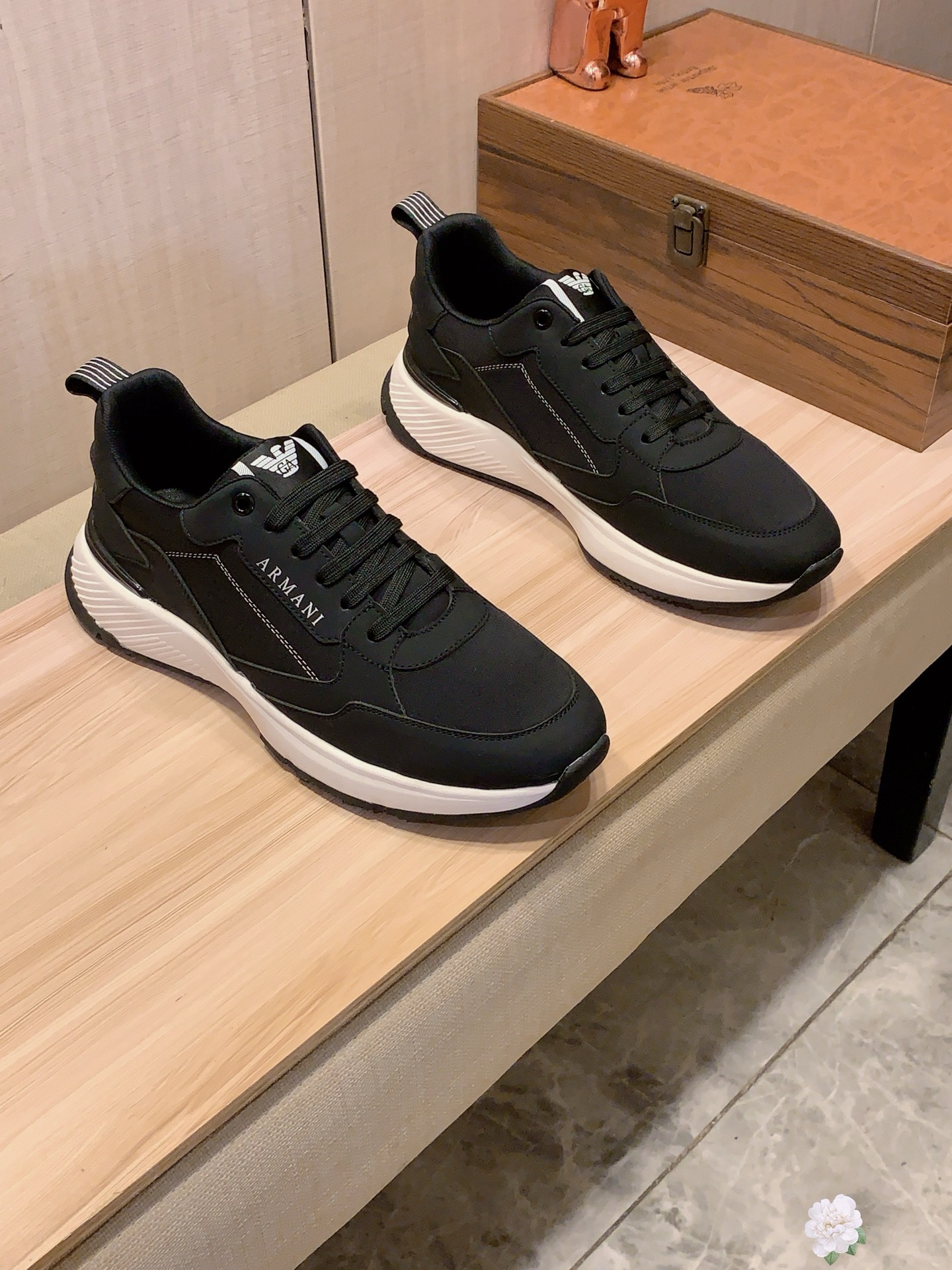 NO:541942,New model: [Lightning][Lightning] 'Armani ARMANI*' The latest popular casual shoes, top brand [seduction] luxury ~ purchasing agent, top ~ quality. [Strong] The upper is made of imported breathable cowhide with material breathable sheepskin foot pads () fine workmanship. The original unique and stylish soft rubber wear-resistant and non-slip sole, the foot is light and comfortable, the real thing is better shot, 122: Size: 38-44, 3 colors selected, armani, armani, cowhide, sheepskin19860909新款: :[闪电][闪电] 《 阿玛尼ARMANI* 》 最新爆款休闲鞋,顶端品牌[勾引]奢侈～代购,顶级～质量.[强]鞋面選用进口透气牛皮搭配材质透气羊皮垫脚（）精细做工.原版个性时尚柔软橡膠耐磨防滑大底,上脚轻巧舒适,实物拍摄實物更好看,122:码: 38-44,3色入选,,armani,armani,cowhide,sheepskin,Men's shoes