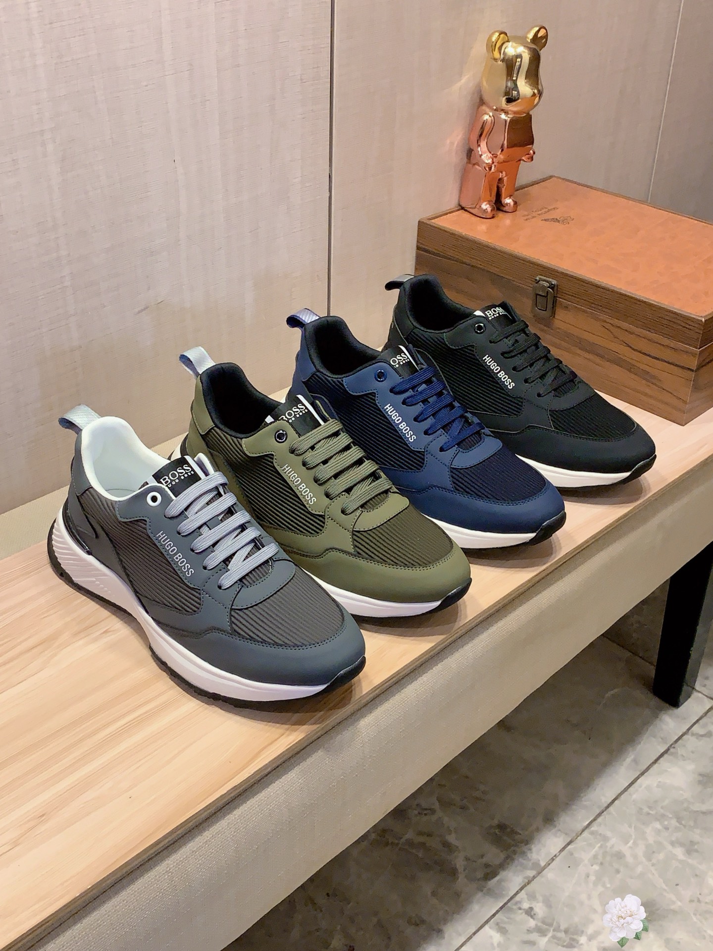 NO:541943,New style: [Lightning][Lightning] 'BOSS*' latest popular casual shoes, top brand [seduction] luxury ~ purchasing agent, top ~ quality. [Strong] The upper is made of imported breathable cowhide with material breathable sheepskin foot pads () fine workmanship. The original unique and stylish soft rubber wear-resistant and non-slip sole, the foot is light and comfortable, and the real thing is better shot, 122: Size: 38-44, 4 colors selected, cowhide, sheepskin19860909新款: :[闪电][闪电] 《 BOSS* 》最新爆款休闲鞋,顶端品牌[勾引]奢侈～代购,顶级～质量.[强]鞋面選用进口透气牛皮搭配材质透气羊皮垫脚（）精细做工.原版个性时尚柔软橡膠耐磨防滑大底,上脚轻巧舒适,实物拍摄實物更好看,122:码: 38-44,4色入选,,cowhide,sheepskin,Men's shoes