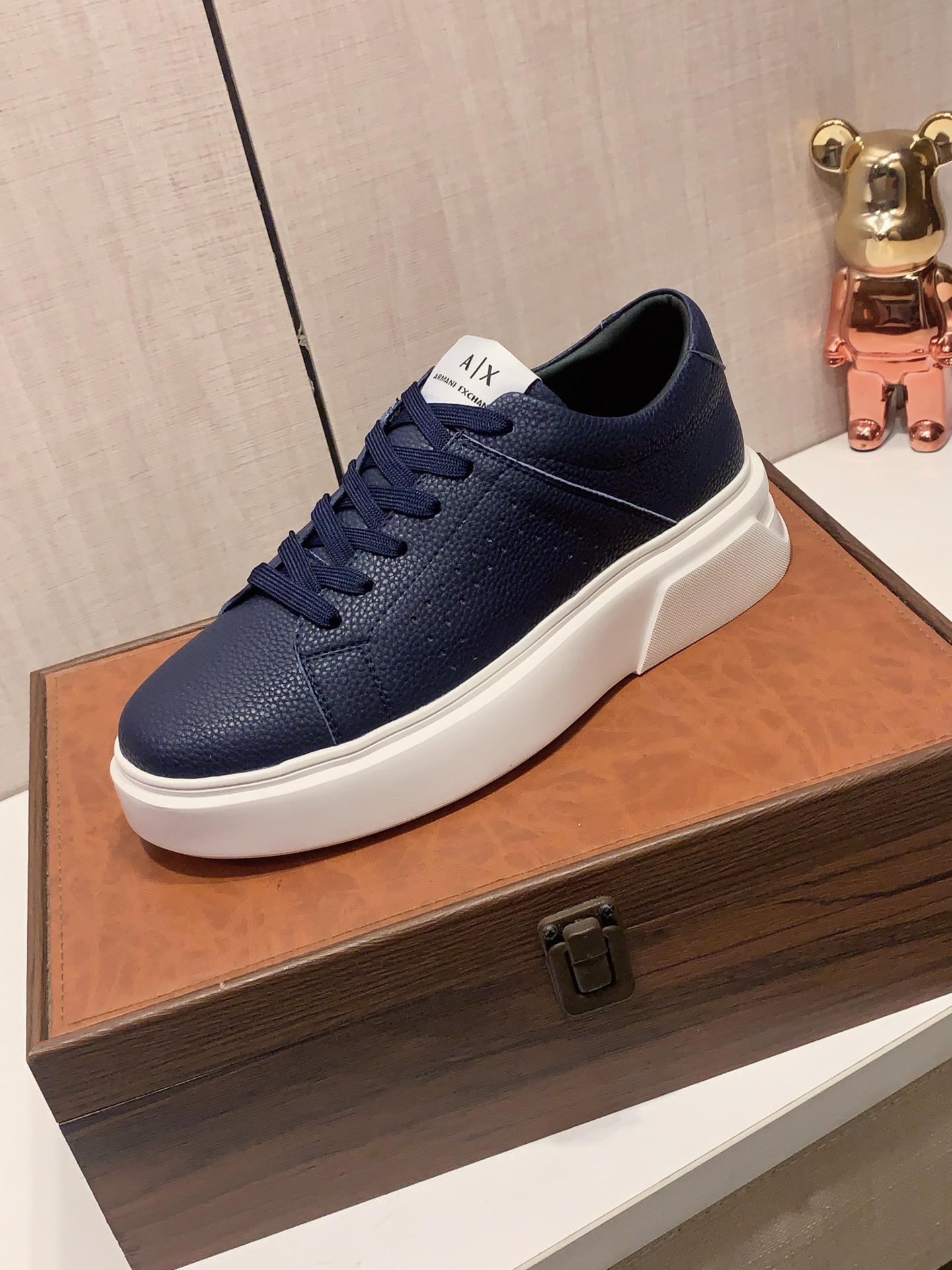 NO:781351,New style: :[Lightning][Lightning] 'Armani*' The latest popular casual shoes, top brand [Seduce] luxury ~ purchasing, top quality. [Strong] The upper is made of imported breathable cowhide with breathable sheepskin feet () and fine workmanship. The original stylish and stylish soft rubber wear-resistant and non-slip outsole is light and comfortable on the foot, and the real thing looks better when photographed in person. 011: code: 38-44, 3 colors selected,,armani,armani,cowhide,sheepskin19860909新款: :[闪电][闪电] 《 阿玛尼ARMANI* 》 最新爆款休闲鞋,顶端品牌[勾引]奢侈～代购,顶级～质量.[强]鞋面選用进口透气牛皮搭配材质透气羊皮垫脚（）精细做工.原版个性时尚柔软橡膠耐磨防滑大底,上脚轻巧舒适,实物拍摄實物更好看,011:码: 38-44,3色入选,,armani,armani,cowhide,sheepskin,Men's shoes