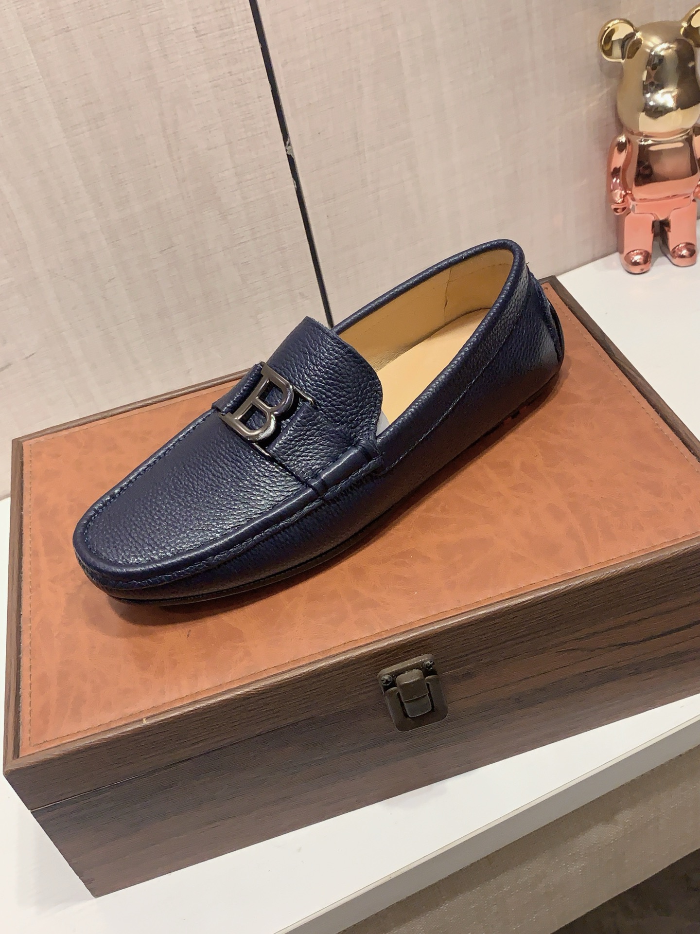 NO:781308,New styles of Doudou shoes: :[Lightning][Lightning] 'Bally BALLY*' The latest popular casual driving Doudou shoes, top brand [Seduce] luxury~purchase, top~quality.[Strong] The upper is made of imported breathable cowhide with breathable pigskin feet () and fine workmanship. The original style is fashionable and soft rubber wear-resistant and non-slip outsole, light and comfortable on the foot, the real thing looks better in real photos, T: code: 38-44, three colors available, bally, cowhide19860909豆豆鞋新款: :[闪电][闪电] 《 巴利BALLY* 》 最新爆款休闲驾车豆豆鞋,顶端品牌[勾引]奢侈～代购,顶级～质量.[强]鞋面選用进口透气牛皮搭配材质透气猪皮垫脚（）精细做工.原版个性时尚柔软橡膠耐磨防滑大底,上脚轻巧舒适,实物拍摄實物更好看,编T:码: 38-44,三色可选,,bally,cowhide,Men's shoes