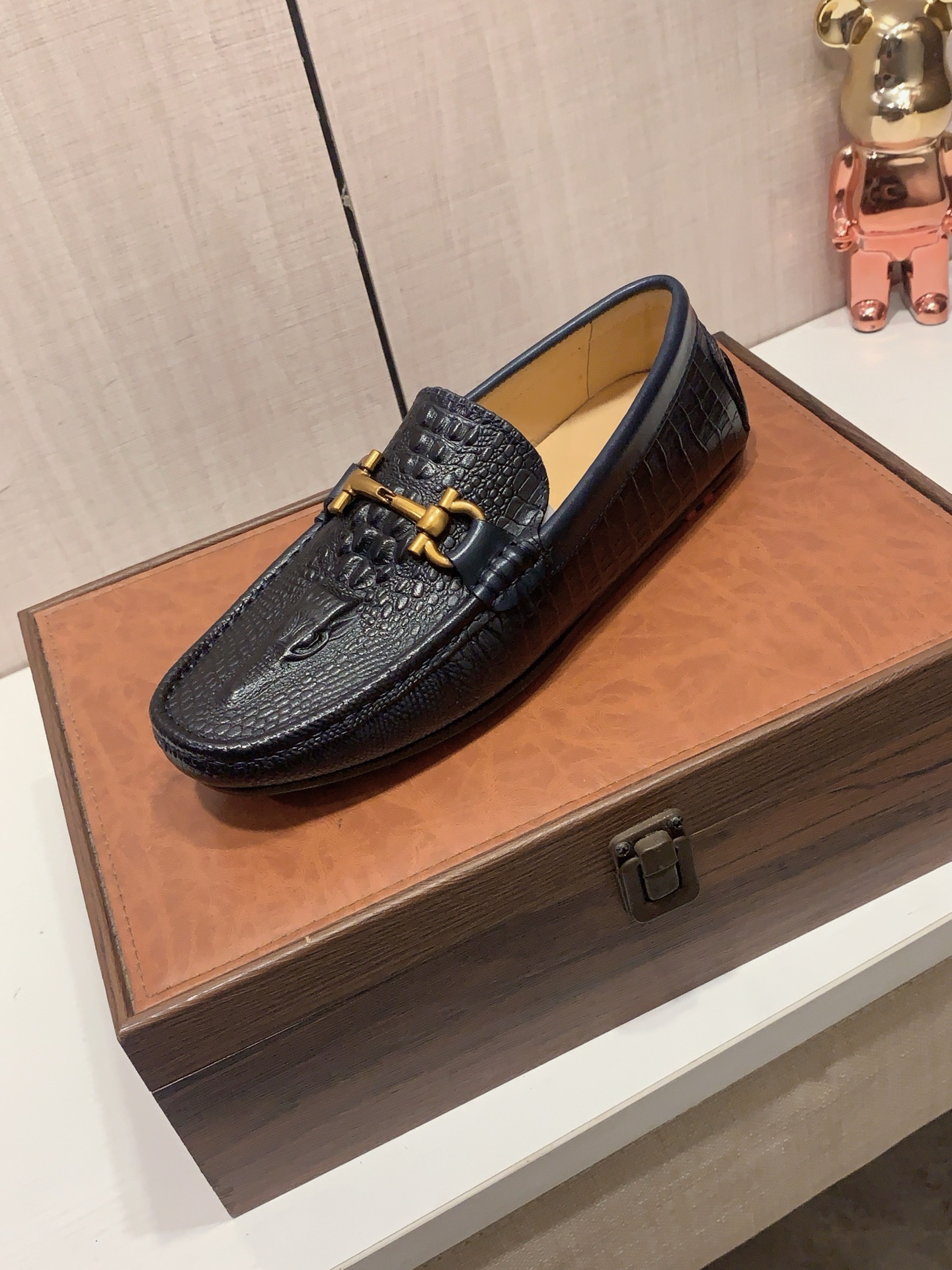 NO:781320,New styles of Doudou shoes: :[Lightning][Lightning] 'Ferragamo*' The latest popular casual driving Doudou shoes, top brand [Seduce] luxury~purchasing agent, top~quality.[Strong] The upper is made of imported breathable cowhide with breathable pigskin feet () and fine workmanship. The original stylish and stylish soft rubber wear-resistant and non-slip outsole is light and comfortable on the foot. The real thing looks better in real photos. T: code: 38-44,,ferragamo,cowhide19860909豆豆鞋新款: :[闪电][闪电] 《 菲拉格慕* 》 最新爆款休闲驾车豆豆鞋,顶端品牌[勾引]奢侈～代购,顶级～质量.[强]鞋面選用进口透气牛皮搭配材质透气猪皮垫脚（）精细做工.原版个性时尚柔软橡膠耐磨防滑大底,上脚轻巧舒适,实物拍摄實物更好看,编T:码: 38-44,,ferragamo,cowhide,Men's shoes