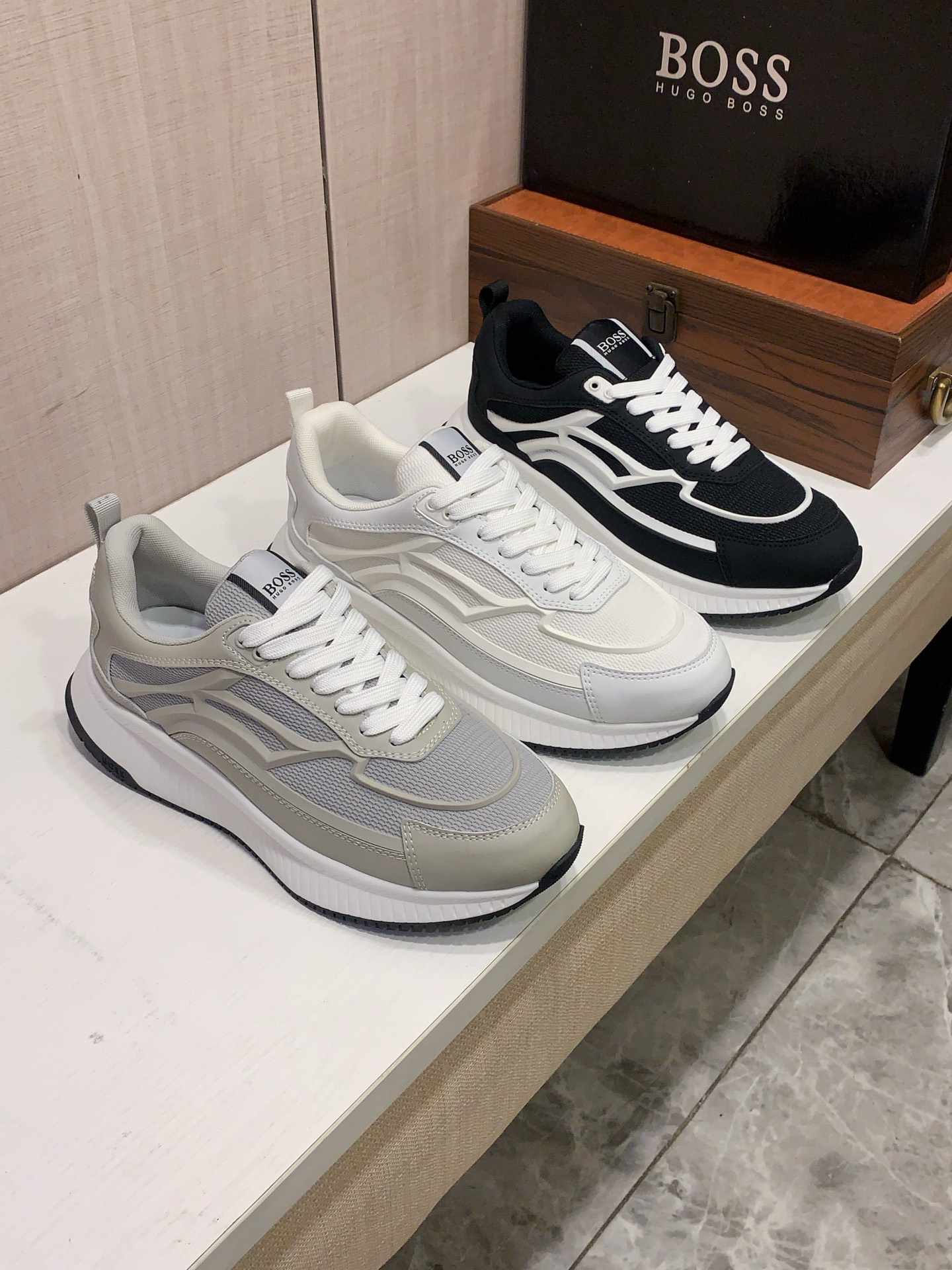 NO:828665,New style: :[Lightning][Lightning] 'BOSS*' The latest popular casual shoes, top brand [Seduce] luxury~purchase, top~quality.[Strong] The upper is made of imported breathable fly woven material and breathable mesh feet () fine workmanship. The original stylish and stylish soft rubber wear-resistant and non-slip outsole is light and comfortable on the foot. The real thing looks better when photographed in person. b511: code: 38-44, 45.46.3 colors can be ordered,19860909新款: :[闪电][闪电] 《 BOSS* 》 最新爆款休闲鞋,顶端品牌[勾引]奢侈～代购,顶级～质量.[强]鞋面選用进口透气飞织材质透气织网垫脚（）精细做工.原版个性时尚柔软橡膠耐磨防滑大底,上脚轻巧舒适,实物拍摄實物更好看,b511:码: 38-44,可订45.46.3色入选,,Men's shoes