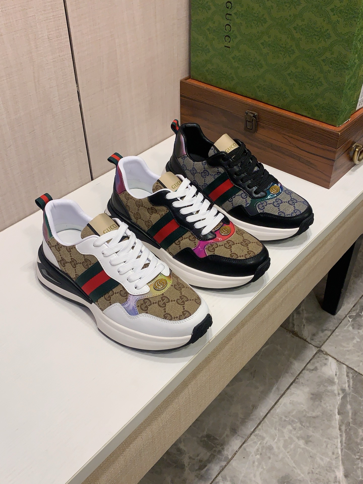 NO:828610,New style: :[Lightning][Lightning] 'Gucci*' The latest popular casual shoes, top brand [Seduce] luxury~purchase, top~quality. [Strong] The upper is made of imported breathable cowhide with fabric material and breathable sheepskin feet () and fine workmanship. The original stylish and stylish soft rubber wear-resistant and non-slip outsole is light and comfortable on the foot. The real thing looks better when photographed in person. 122: code: 38-44, 3 colors selected,,gucci,cowhide,sheepskin19860909新款: :[闪电][闪电] 《 古奇Gucci* 》 最新爆款休闲鞋,顶端品牌[勾引]奢侈～代购,顶级～质量.[强]鞋面選用进口透气牛皮搭配布料材质透气羊皮垫脚（）精细做工.原版个性时尚柔软橡膠耐磨防滑大底,上脚轻巧舒适,实物拍摄實物更好看,122:码: 38-44,3色入选,,gucci,cowhide,sheepskin,Men's shoes