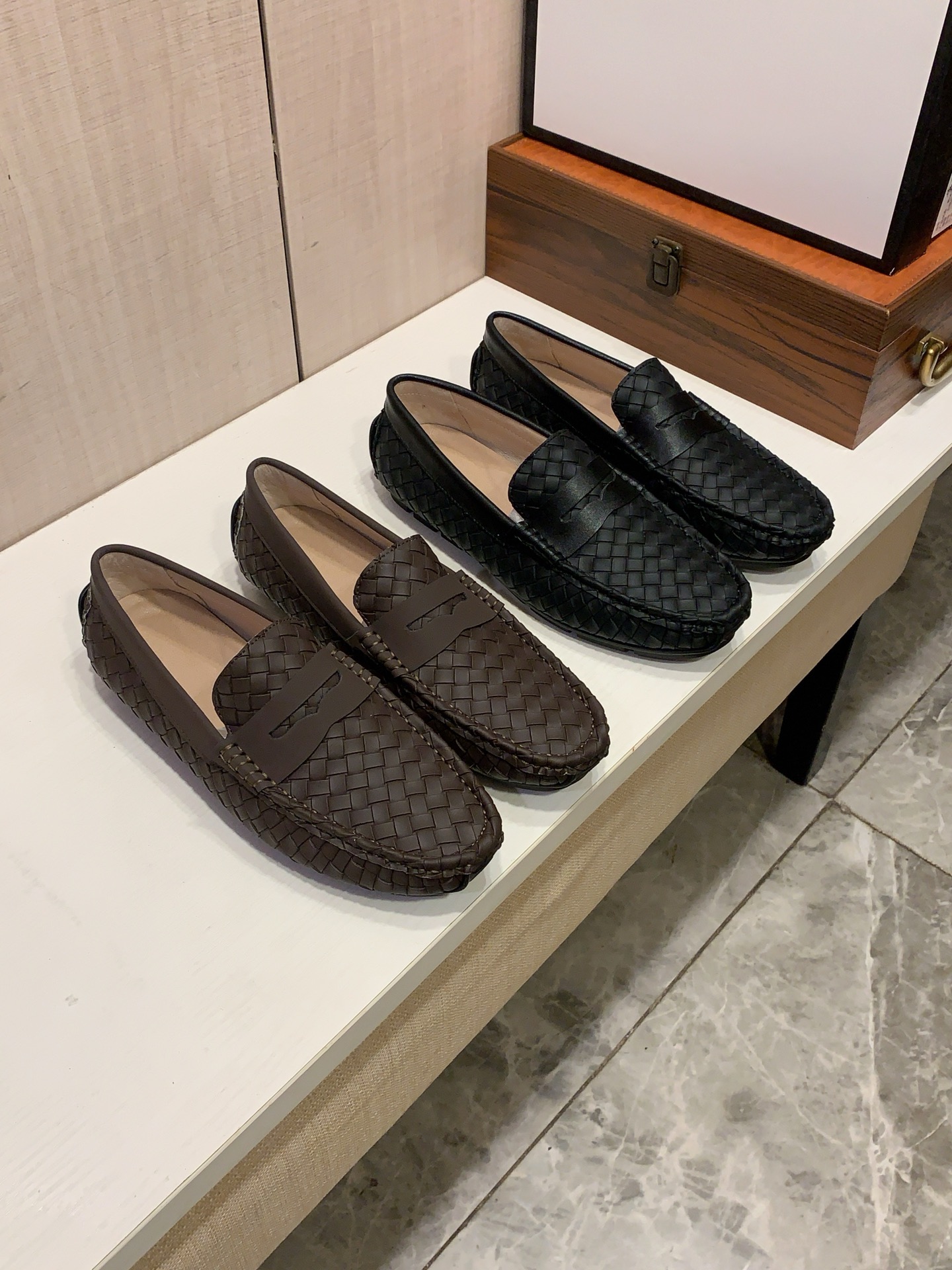 NO:830151,New styles of Doudou shoes: :[Lightning][Lightning] 'Lv*' The latest hot style casual driving Doudou shoes, top brand [Seduce] luxury~purchase, top~quality. [Strong] The upper is made of imported breathable anti-velvet with breathable pigskin feet () and fine workmanship. The original stylish and stylish soft rubber wear-resistant and non-slip outsole is light and comfortable on the foot. The real thing looks better in real photos, w23: code: 38-44, can be ordered in 45.2 colors, Louis Vuitton19860909豆豆鞋新款: :[闪电][闪电] 《 Lv* 》 最新爆款休闲驾车豆豆鞋,顶端品牌[勾引]奢侈～代购,顶级～质量.[强]鞋面選用进口透气反绒搭配材质透气猪皮垫脚（）精细做工.原版个性时尚柔软橡膠耐磨防滑大底,上脚轻巧舒适,实物拍摄實物更好看,w23:码: 38-44,可订45.2色可选,,louis vuitton,Men's shoes