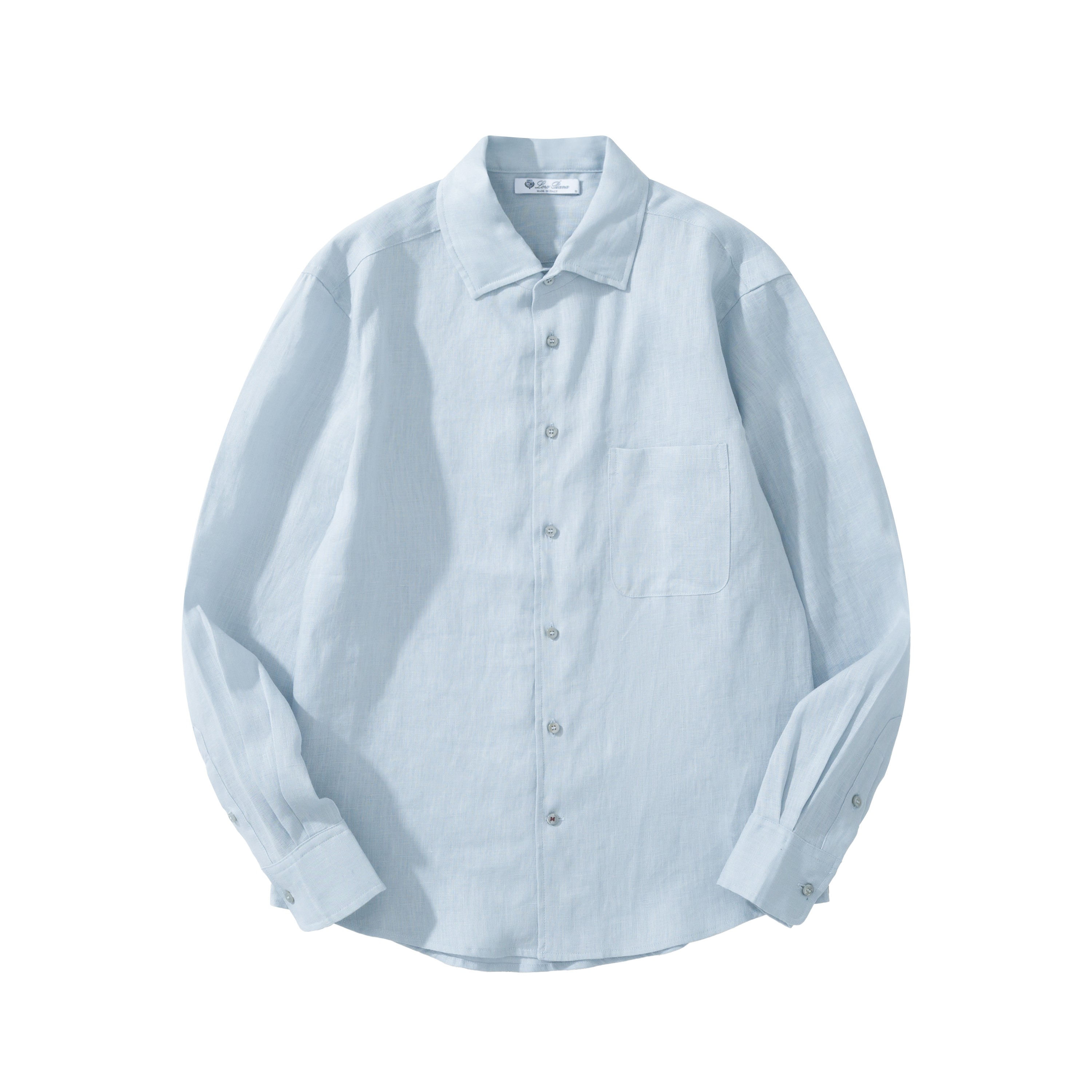 NO:818457,New LP  André shell blue men's shirt, LP's outstanding André shirt has a lapel design that can be worn open as an outerwear, allowing you to create a unique temperament. This brand's iconic shirt is specially made of linen fabric in this spring and summer series, with a soft appearance.  It has a refreshing wearing feel, and special treatment makes the fabric softer, smoother, more drapey and less prone to wrinkles. A rare treasure for men who pursue elegance and leisure, with pockets on the chest, decorative pleats on the back, four-eye mother-of-pearl buttons, LP  Logo side seam trim. Fabric: linen, SIZE: S M L XL, men's, loro piana, shirts,19860909新品LP André贝壳蓝色男士衬衫,LP卓尔不群的André衬衫为翻领设计,可以敞开着当外衣穿,让您打造与众不同的气质,这款品牌标志性衬衫在此春夏系列特别采用亚麻面料制作,松柔外观中透出清爽的穿着感,特别处理使面料更加柔软、顺滑,更富垂坠感且不易起皱.为追求高雅、休闲兼蓄的男士献上一件百不一遇的珍品,胸前设有口袋,背部装饰褶裥,四眼珍珠母贝纽扣,LP 徽标侧缝饰件.面料:亚麻,SIZE:S M L XL,男装,loro piana,shirts,,Women's clothing