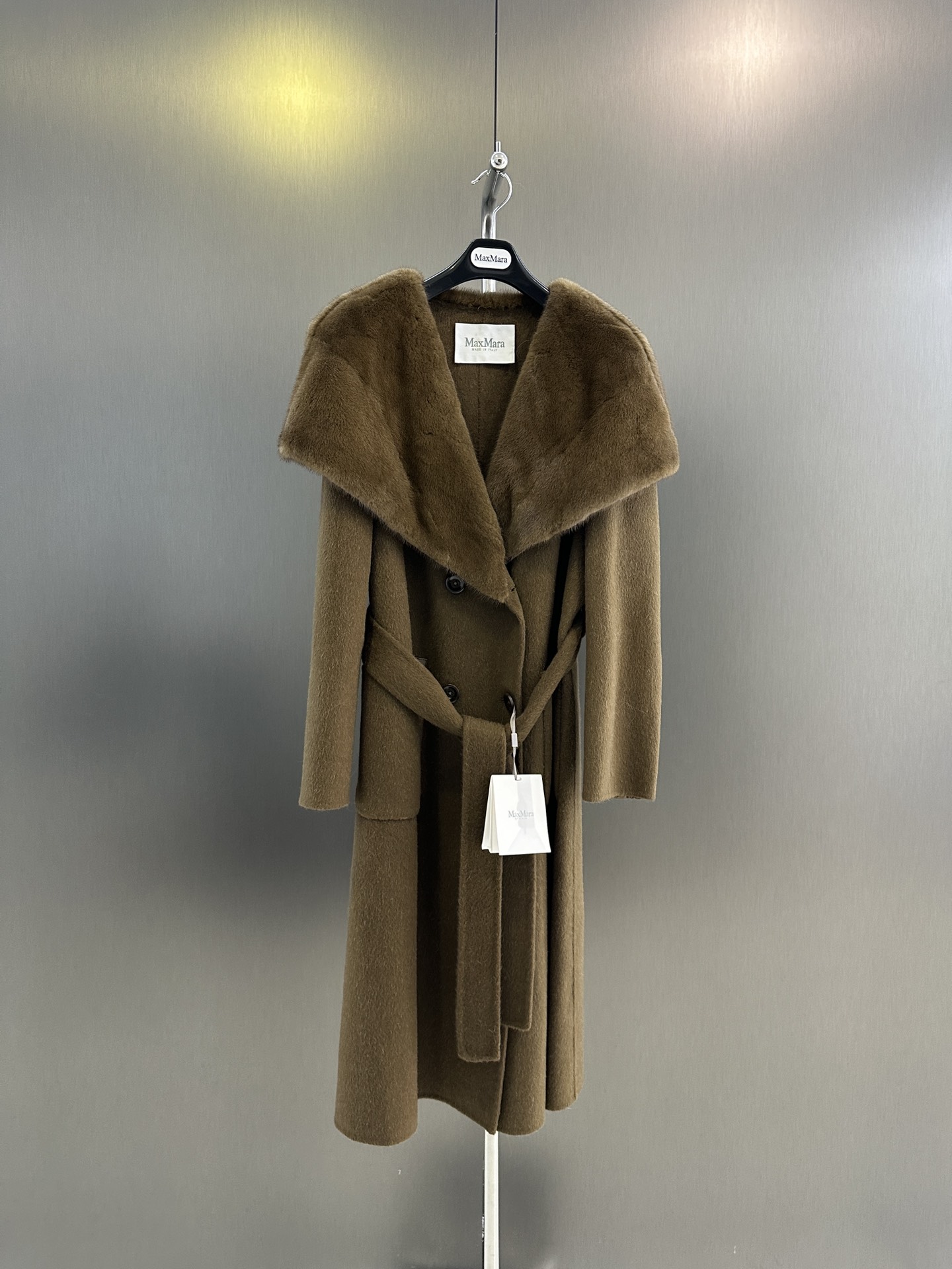NO:637658,Max*mara high-end cashmere coat, luxury customized model, oversized shawl and mink collar, 3 colors sizes/m/L, Max*mara-clothing, shawls,  19860909Max*mara 高端羊绒大衣 高奢定制款 超大披肩水貂领 3色 sizes/m/L,麦丝玛拉-服装,shawls, ,Women's clothing