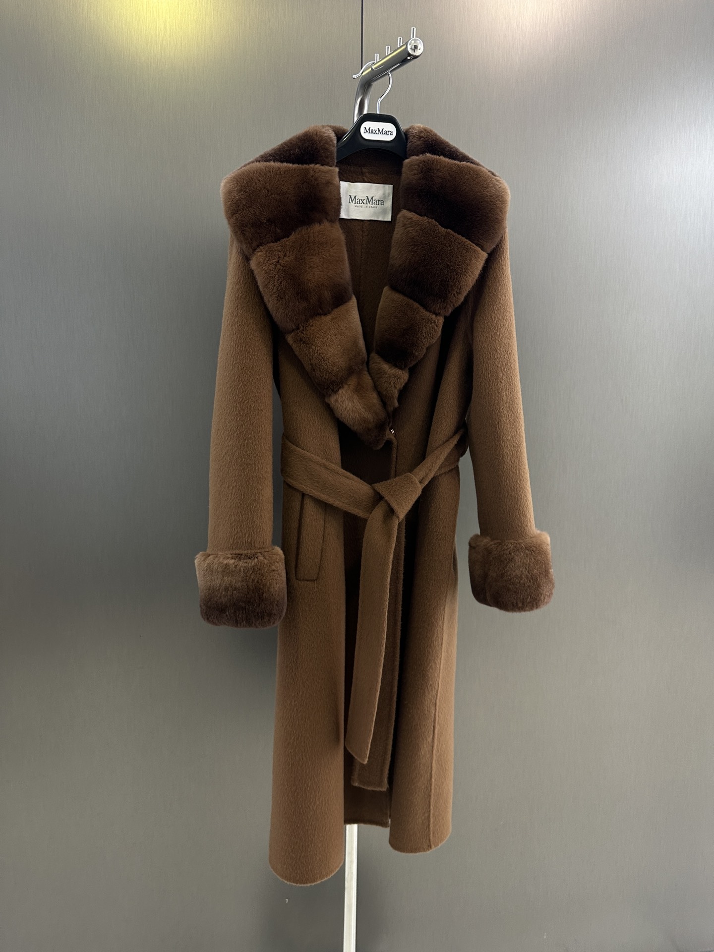 NO:637655,Max Mar*a double-sided cashmere coat, high-quality baby wool + non-removable rex rabbit fur. Purely handmade!  High quality, elegant goddess, elegant and fashionable urban female charm, queen aura SML [S shoulder width 41, bust 104, dress length 111], Maxmara-Clothing, alexander wang19860909Max Mar*a双面羊绒大衣 高衣品的宝宝 羊毛+不可拆卸獭兔毛.纯手工制作！高品质、气质女神、优雅时尚的都市女性魅力 女王气场 SML【S肩宽41 胸围104 衣长111】,麦丝玛拉-服装,alexander wang,Women's clothing