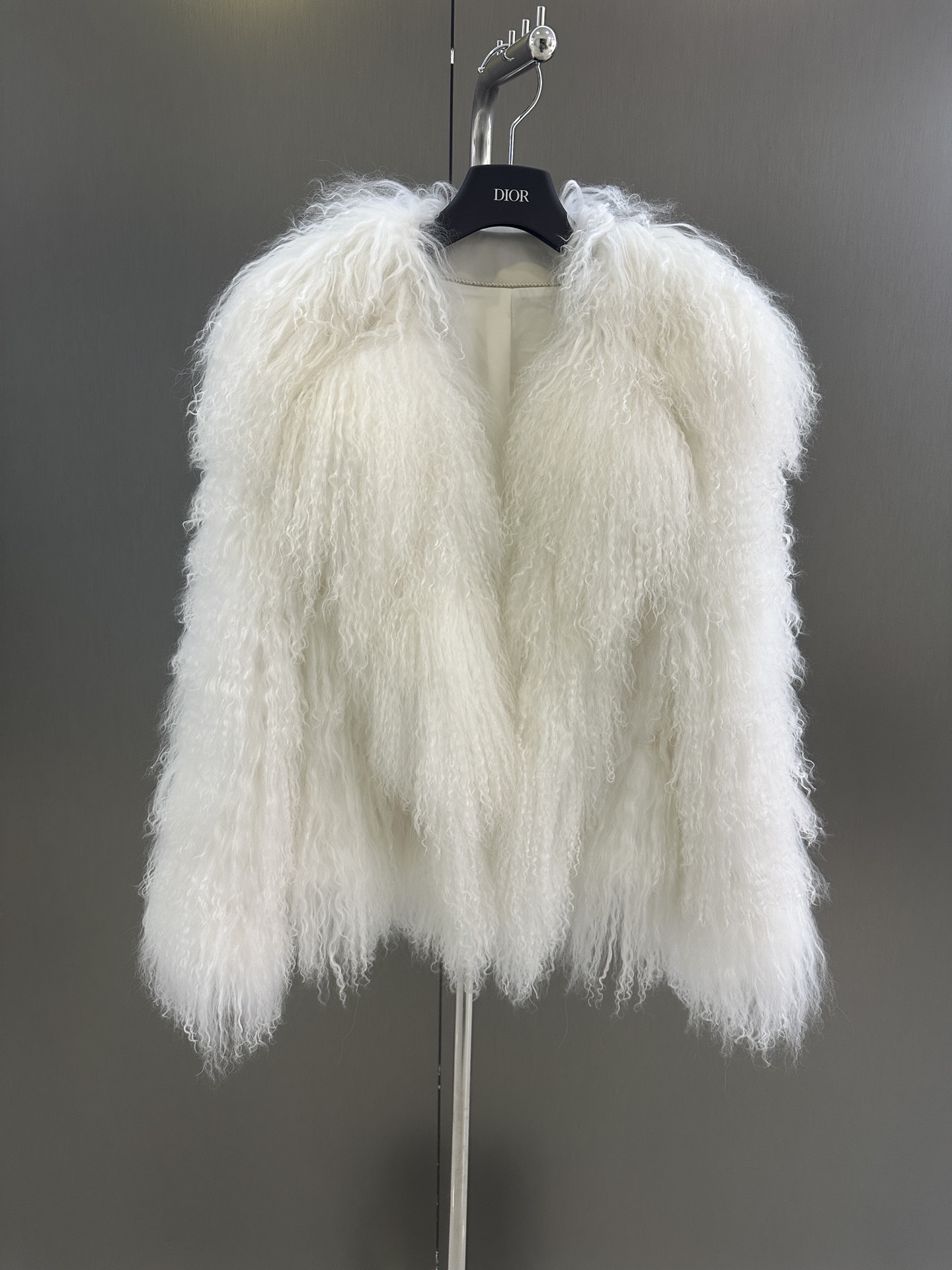 NO:637888,Dior * new autumn and winter shearling fur coat, lapel design, spliced ​​lambskin, high fashion, versatile and white, one size fits all available (length 62, bust 106), Dior-clothing, dior, dior, jackets & coats, sheepskin, alexander wang19860909Dior *秋冬新款羊卷毛皮草外套 翻领设计 拼接小羊皮 高级时尚 百搭显白 均码发售（衣长62,胸围106）,迪奥-服装,dior,dior,jackets & coats,sheepskin,alexander wang,Women's clothing