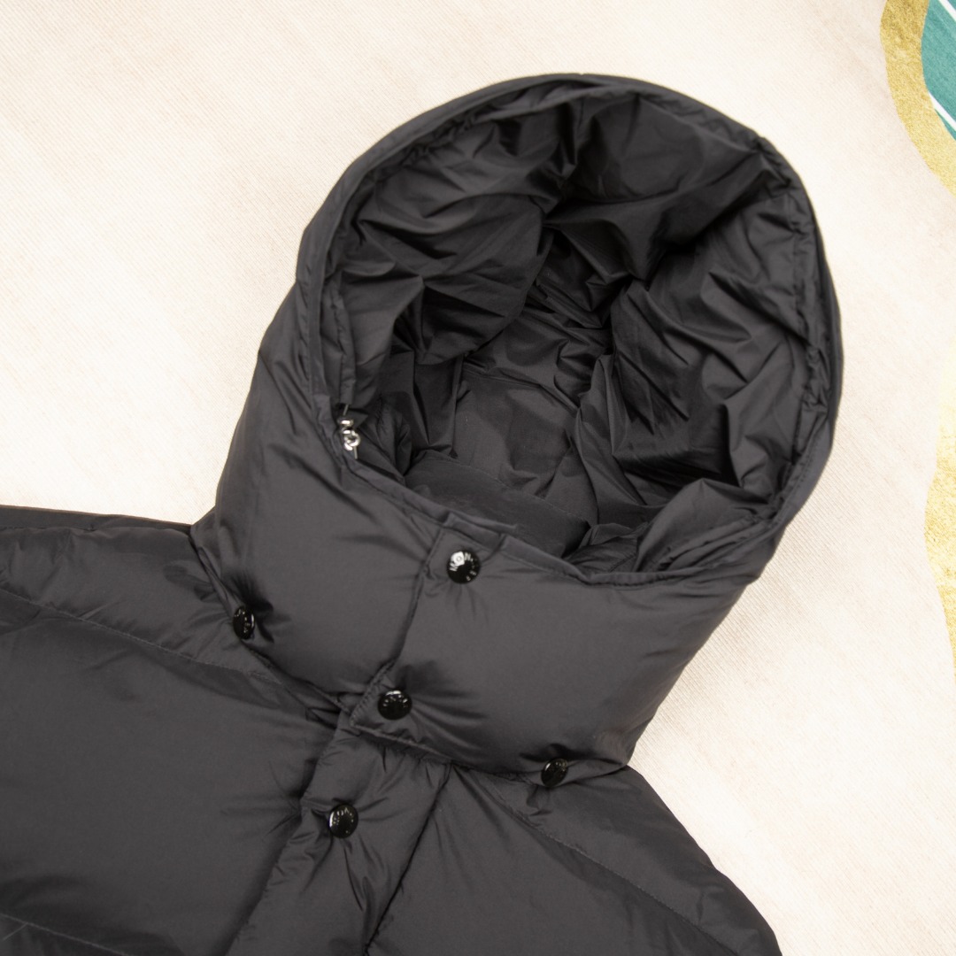 细节展示 1 𝗠𝗼𝗻𝗰𝗲𝗿|盟可睐 蒙口 Hanovcrtan雾面长玛雅/长款羽绒服