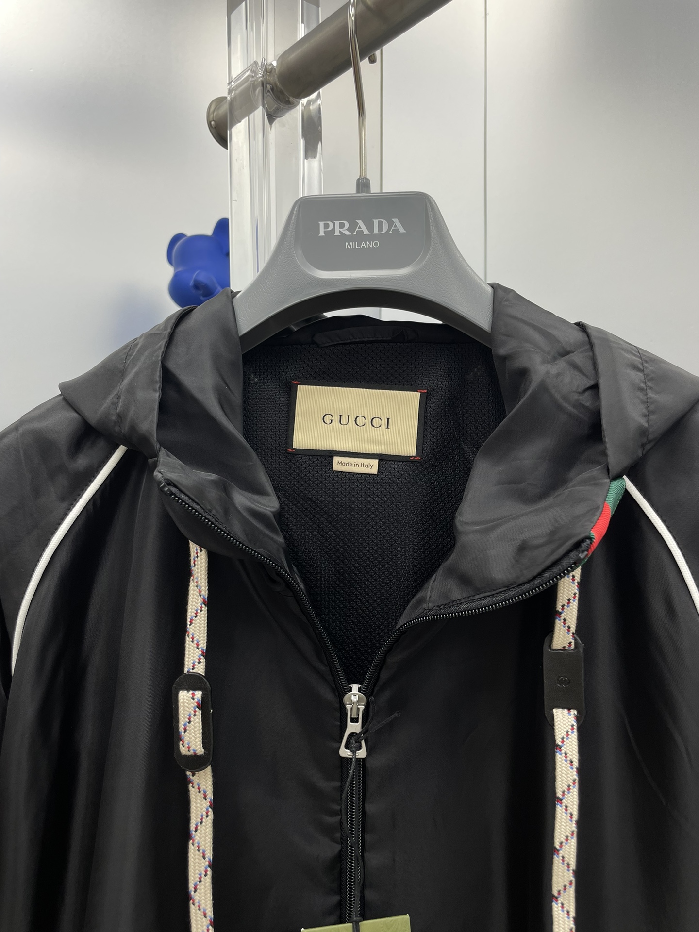 Gucci Men's Hooded Jacket - Spring 2025 Collection - Fashionable and Versatile 6 i1711712754 2120 0